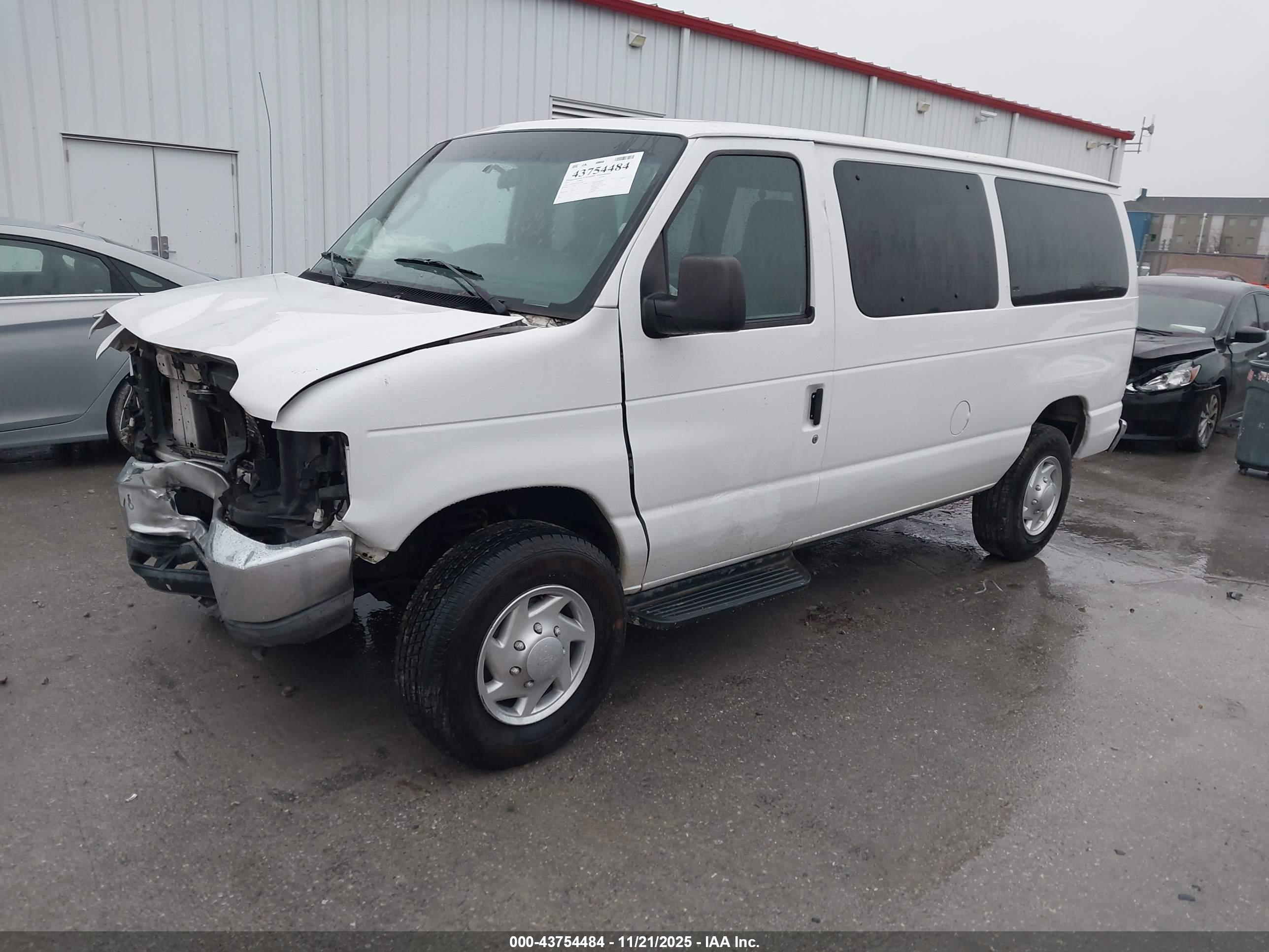FORD E-350 image 2