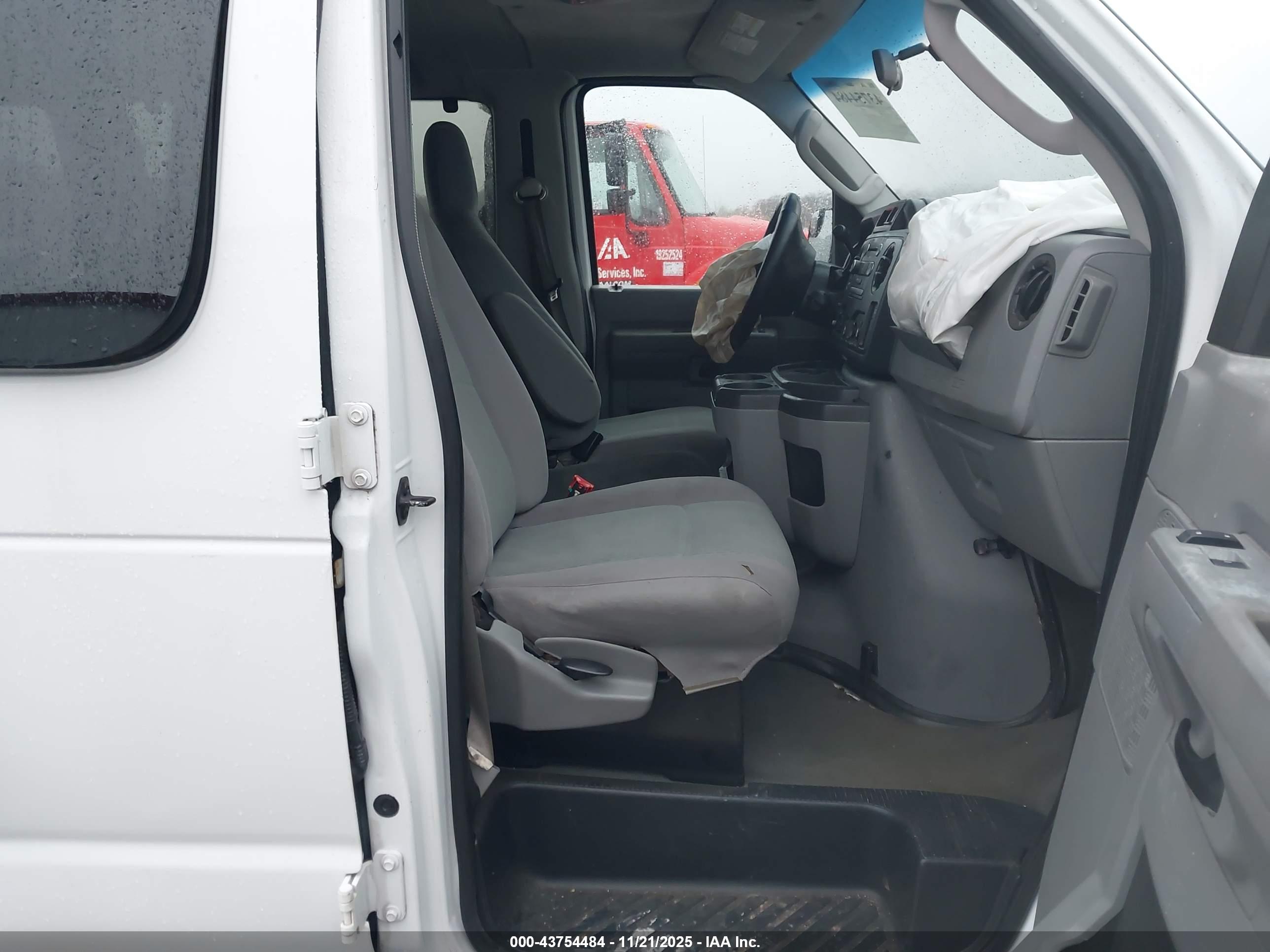 FORD E-350 image 5