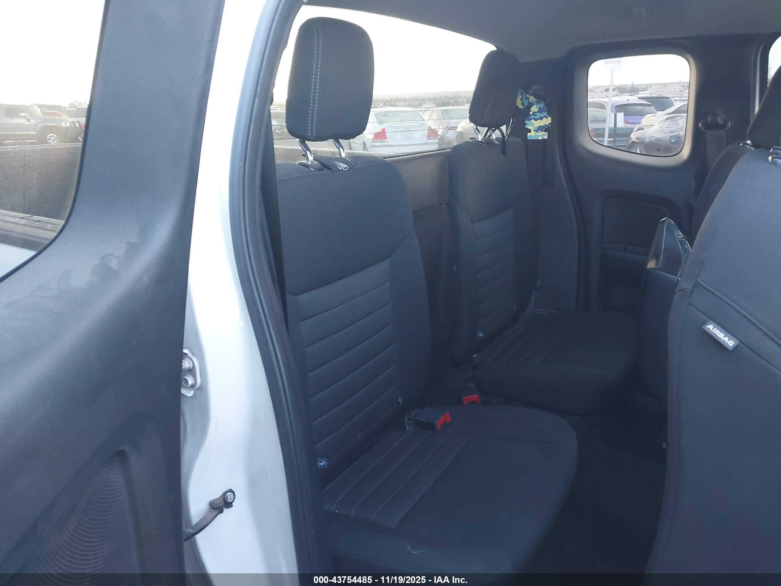 FORD RANGER image 8
