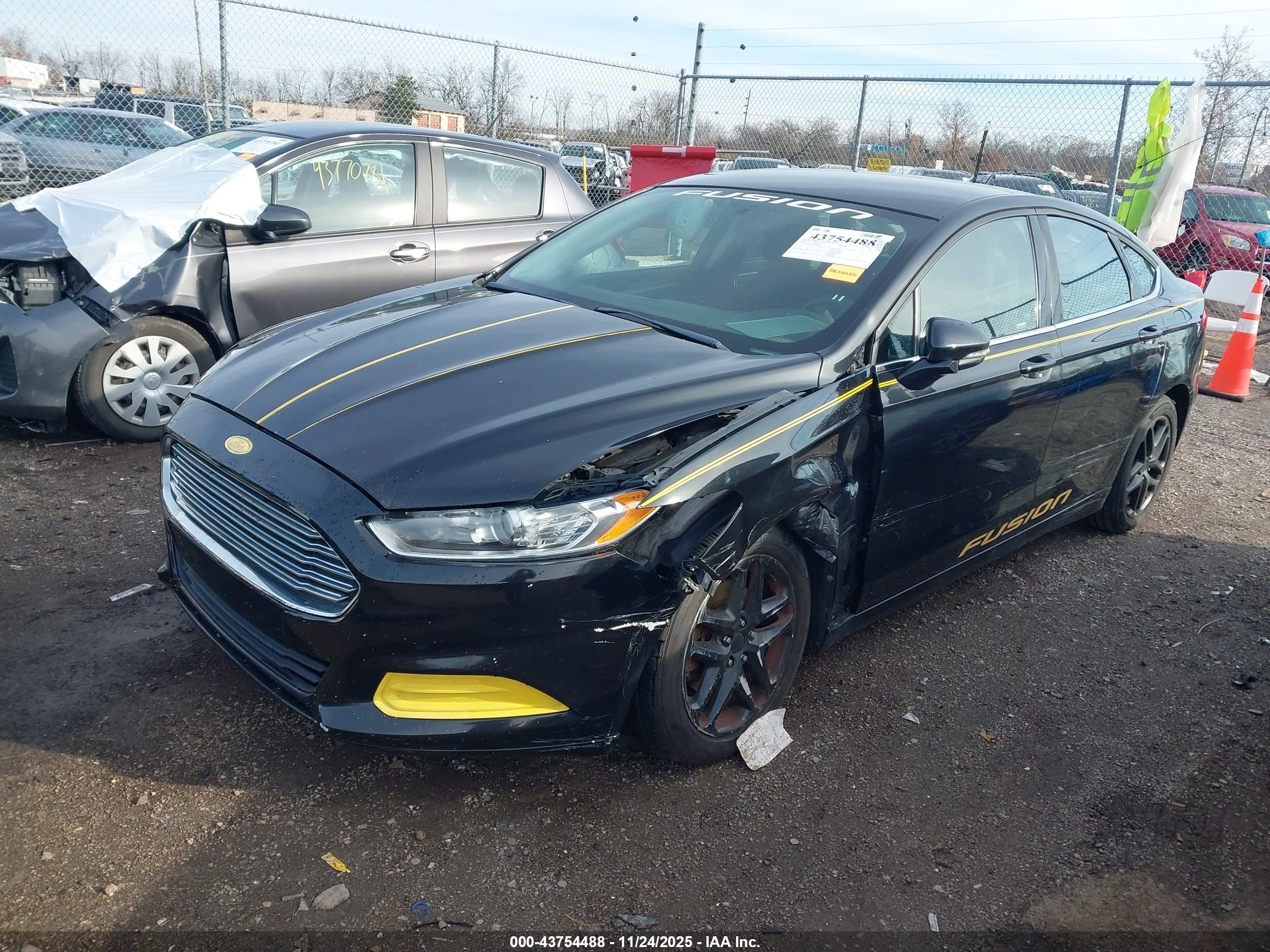 FORD FUSION image 2