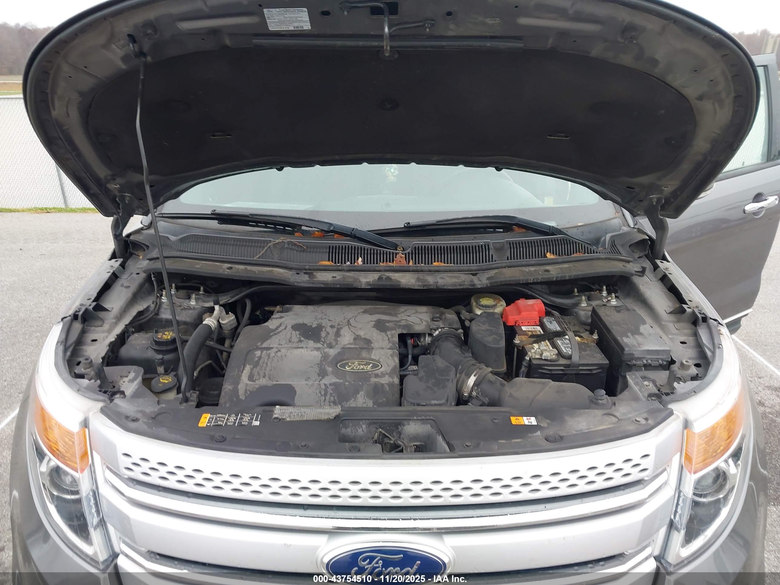 FORD EXPLORER image 10