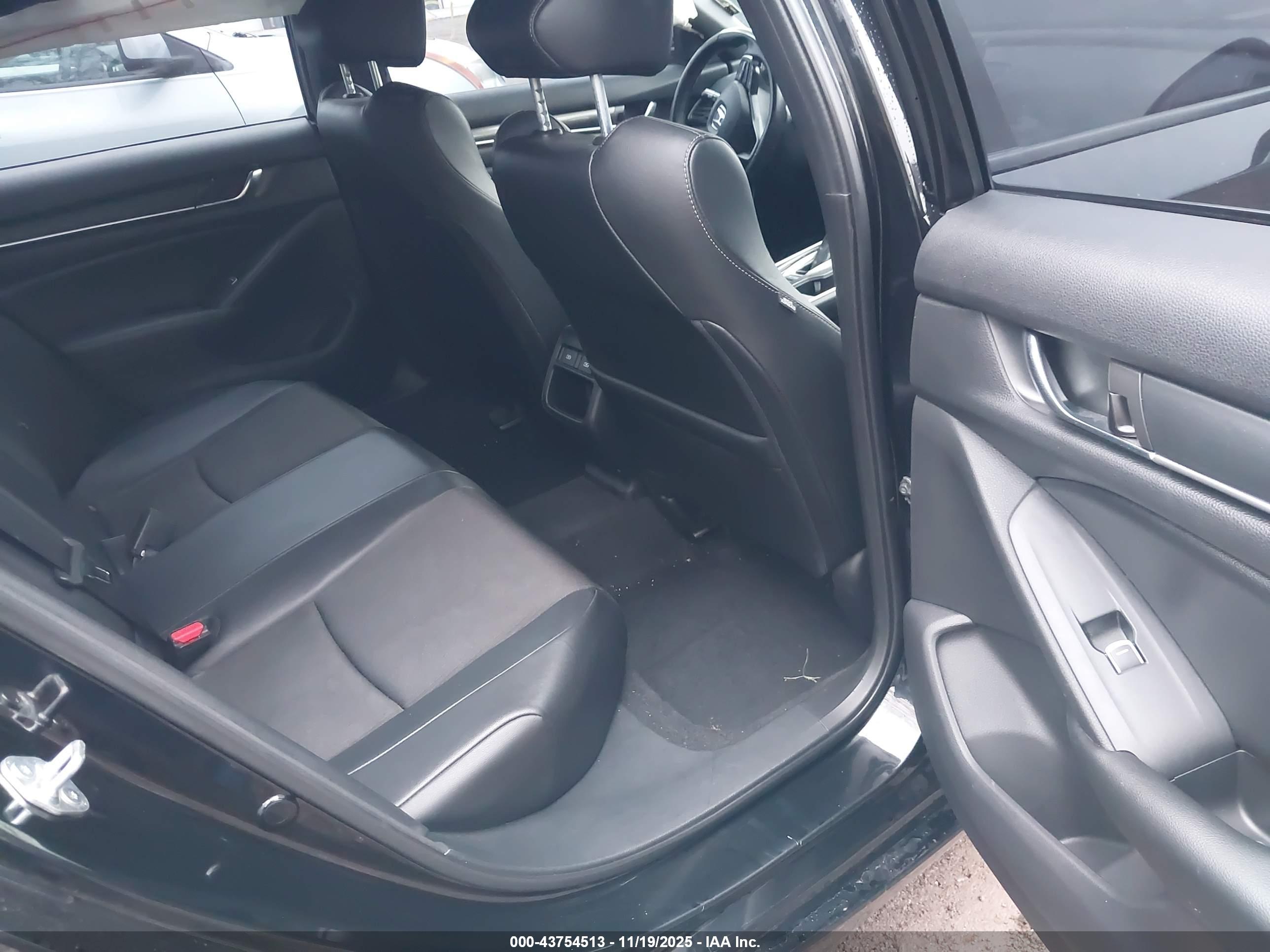 HONDA ACCORD image 8