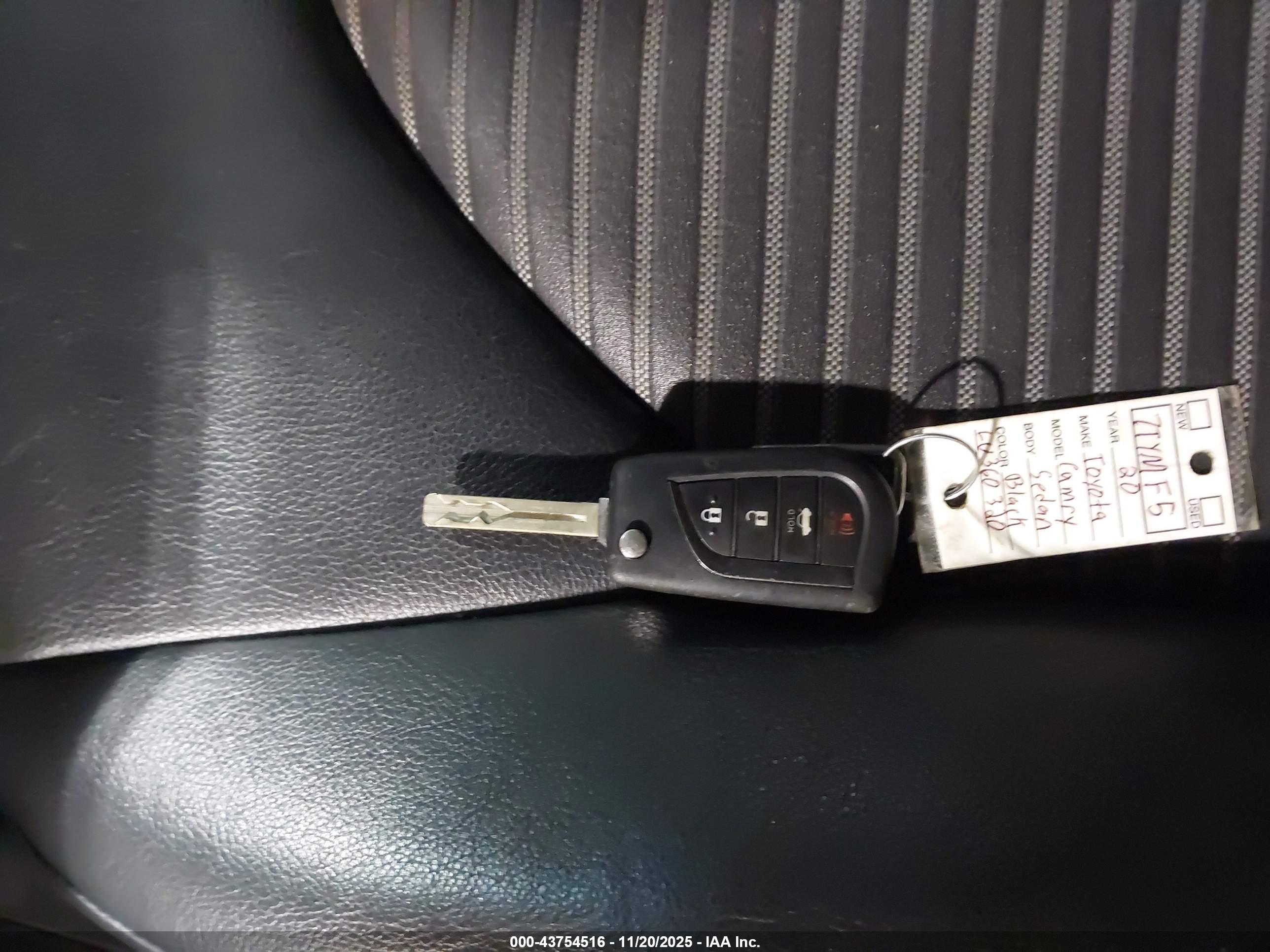 TOYOTA CAMRY image 11