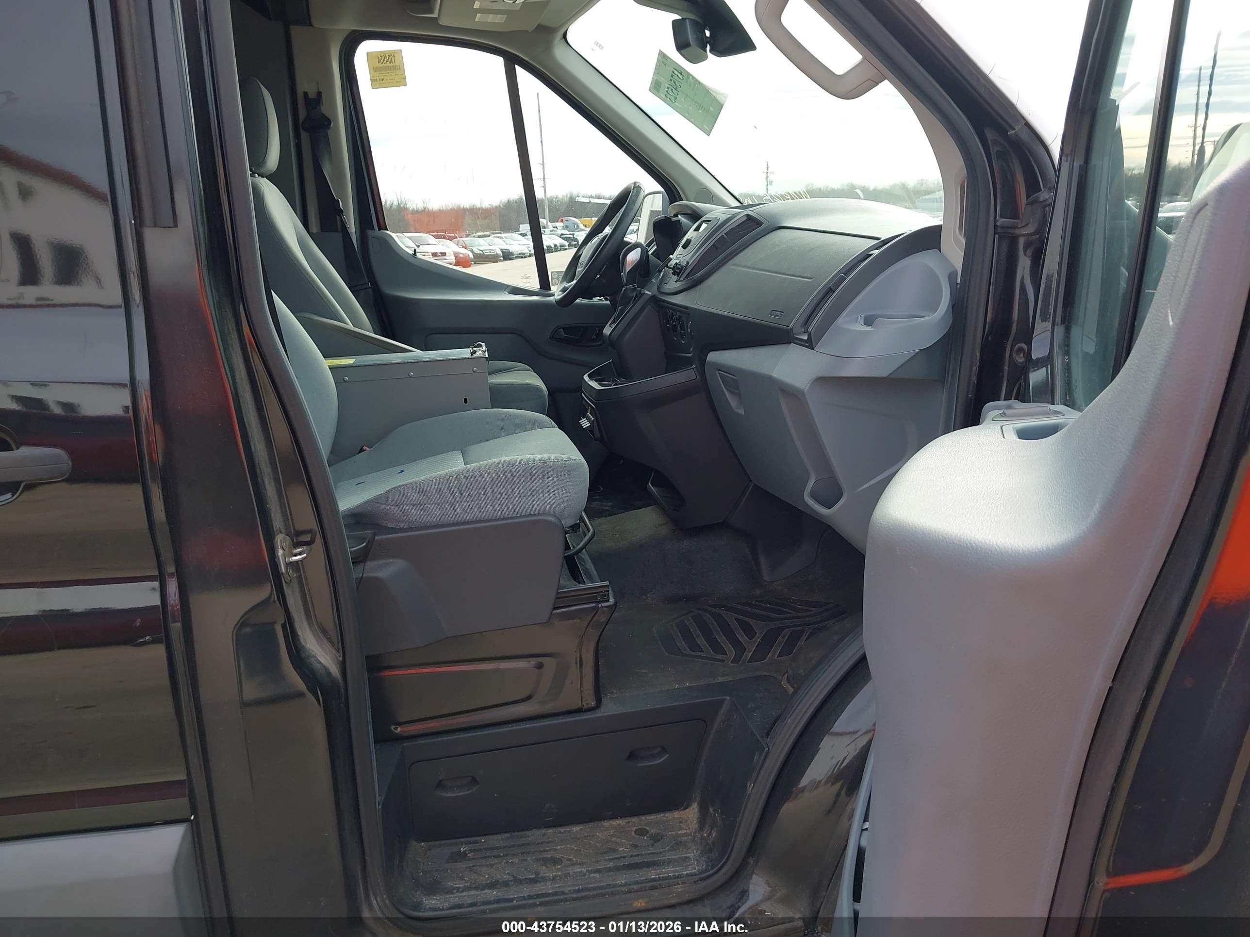 FORD TRANSIT-250 image 5