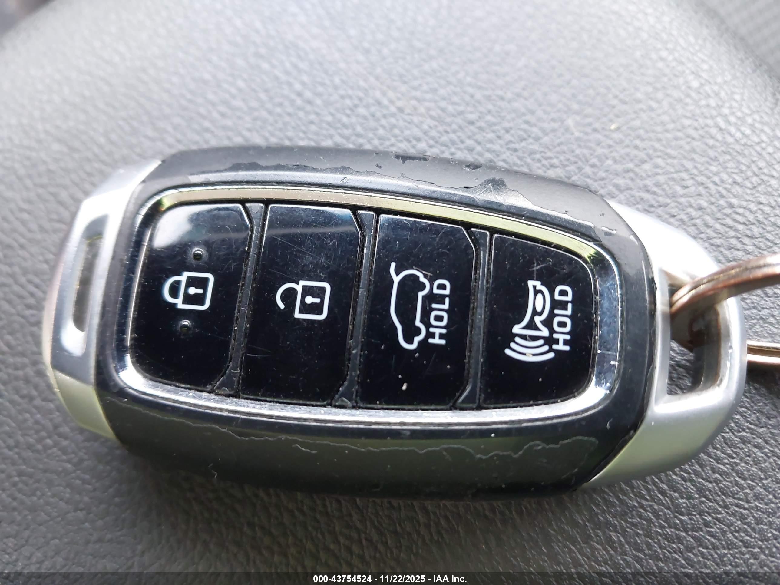 HYUNDAI KONA image 11
