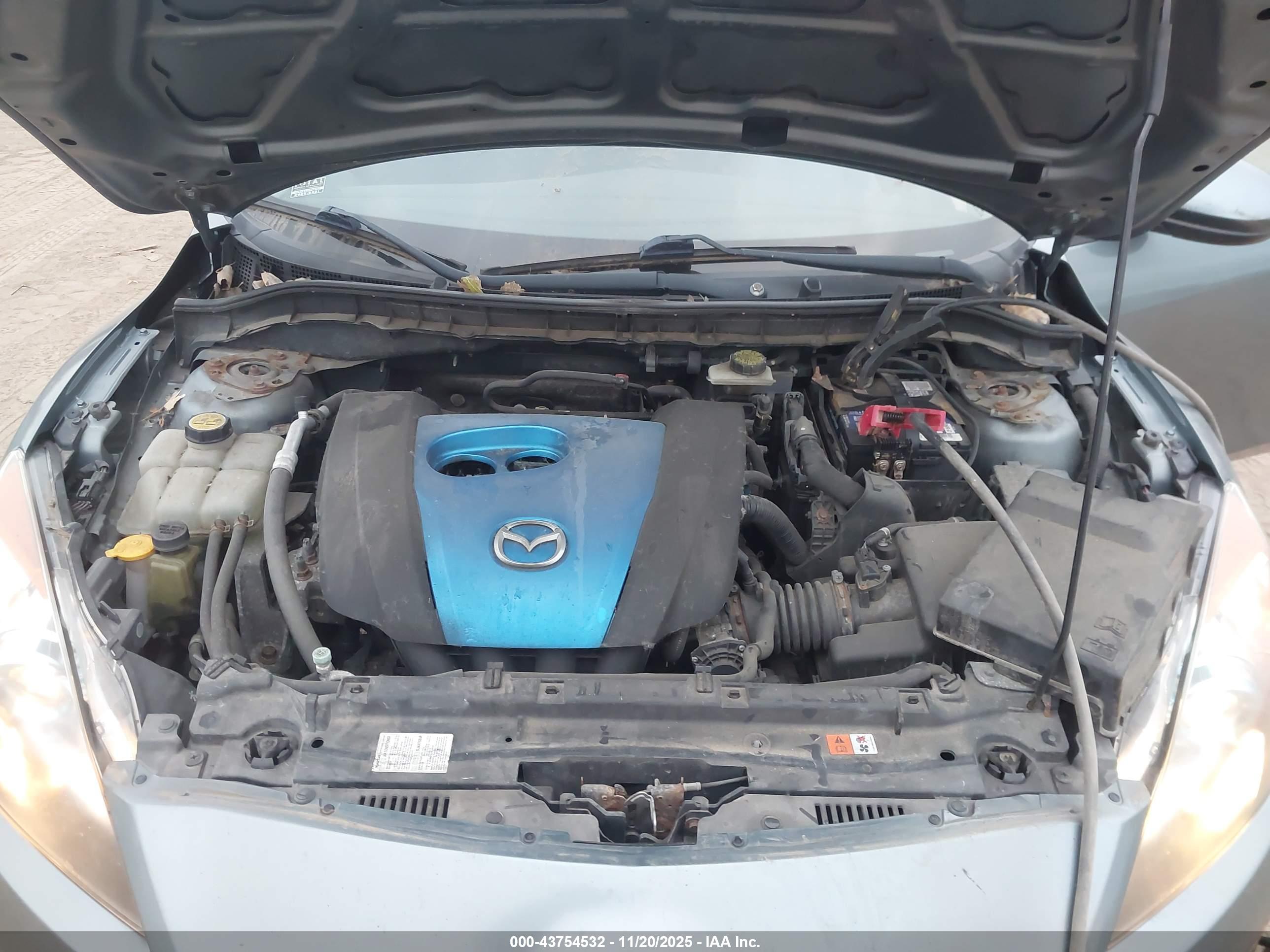 MAZDA MAZDA3 image 10