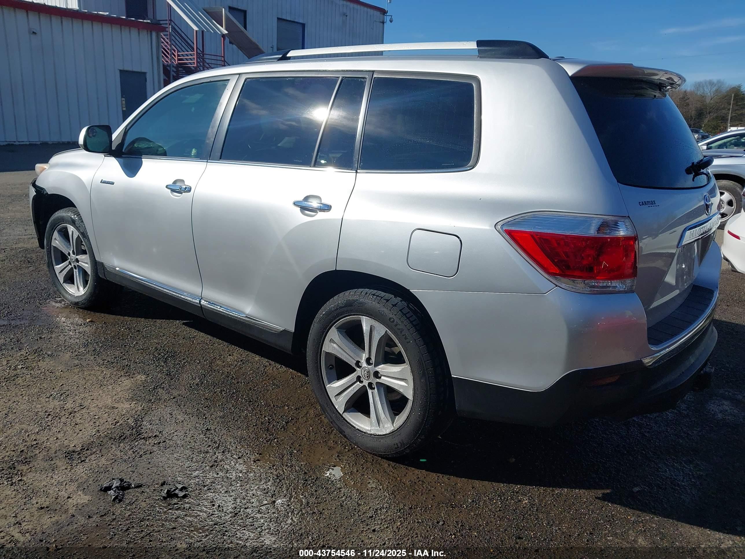 TOYOTA HIGHLANDER image 3