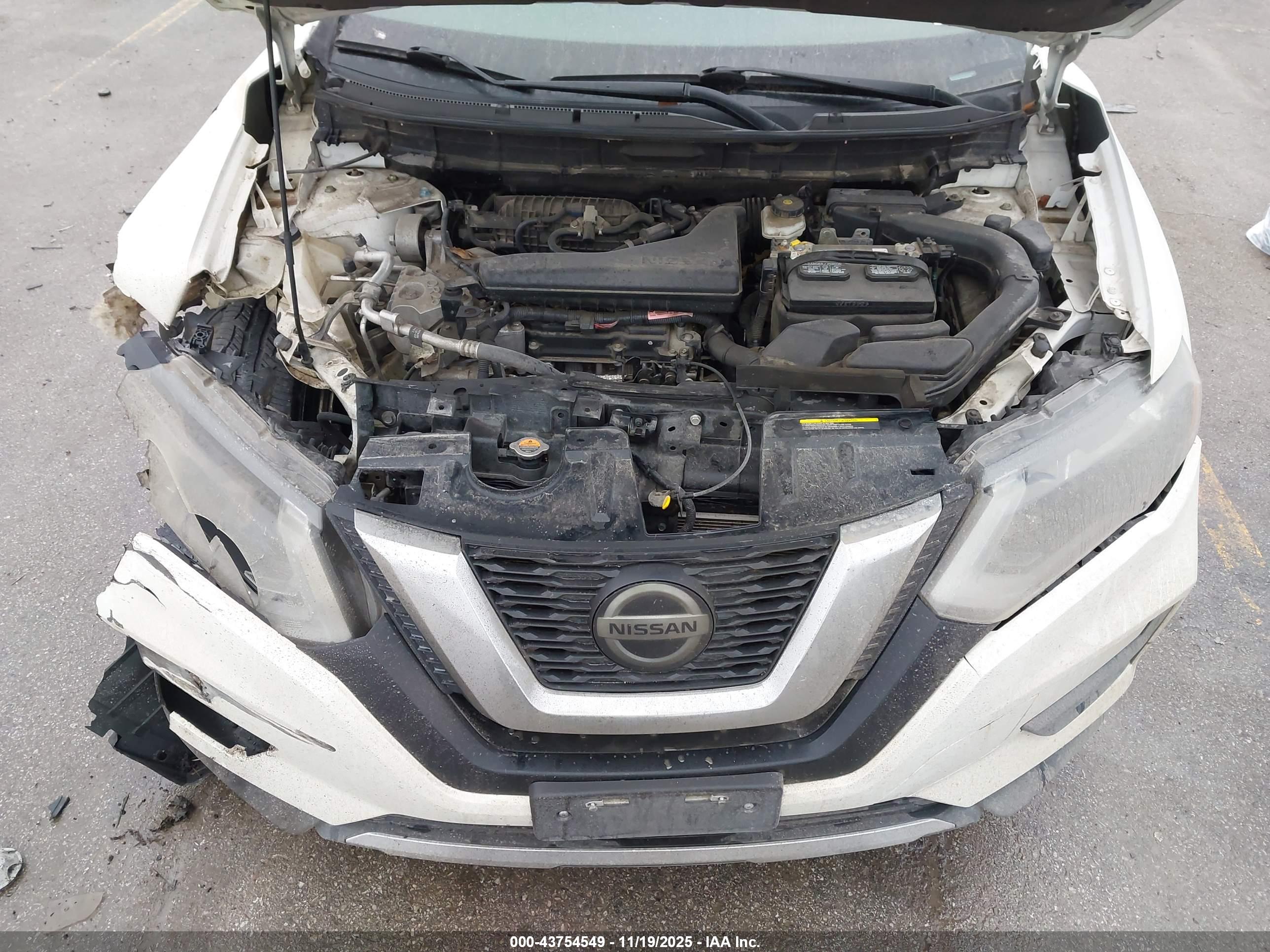 NISSAN ROGUE image 10