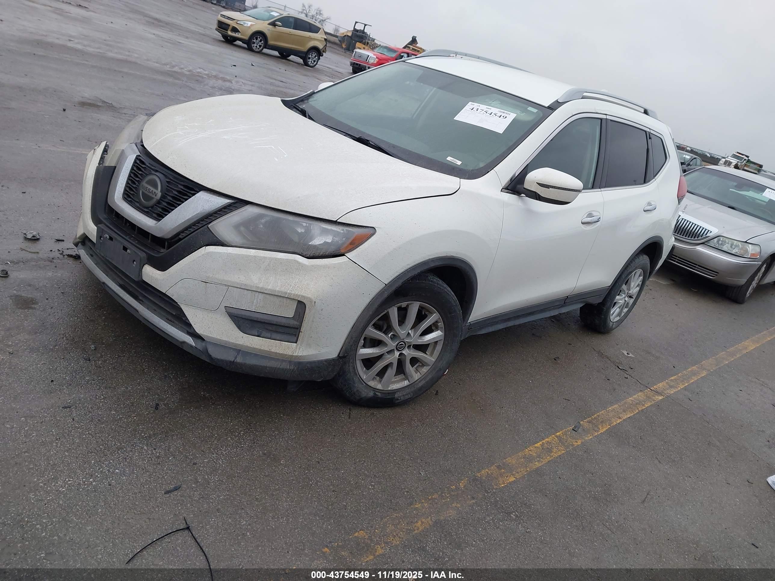 NISSAN ROGUE image 2