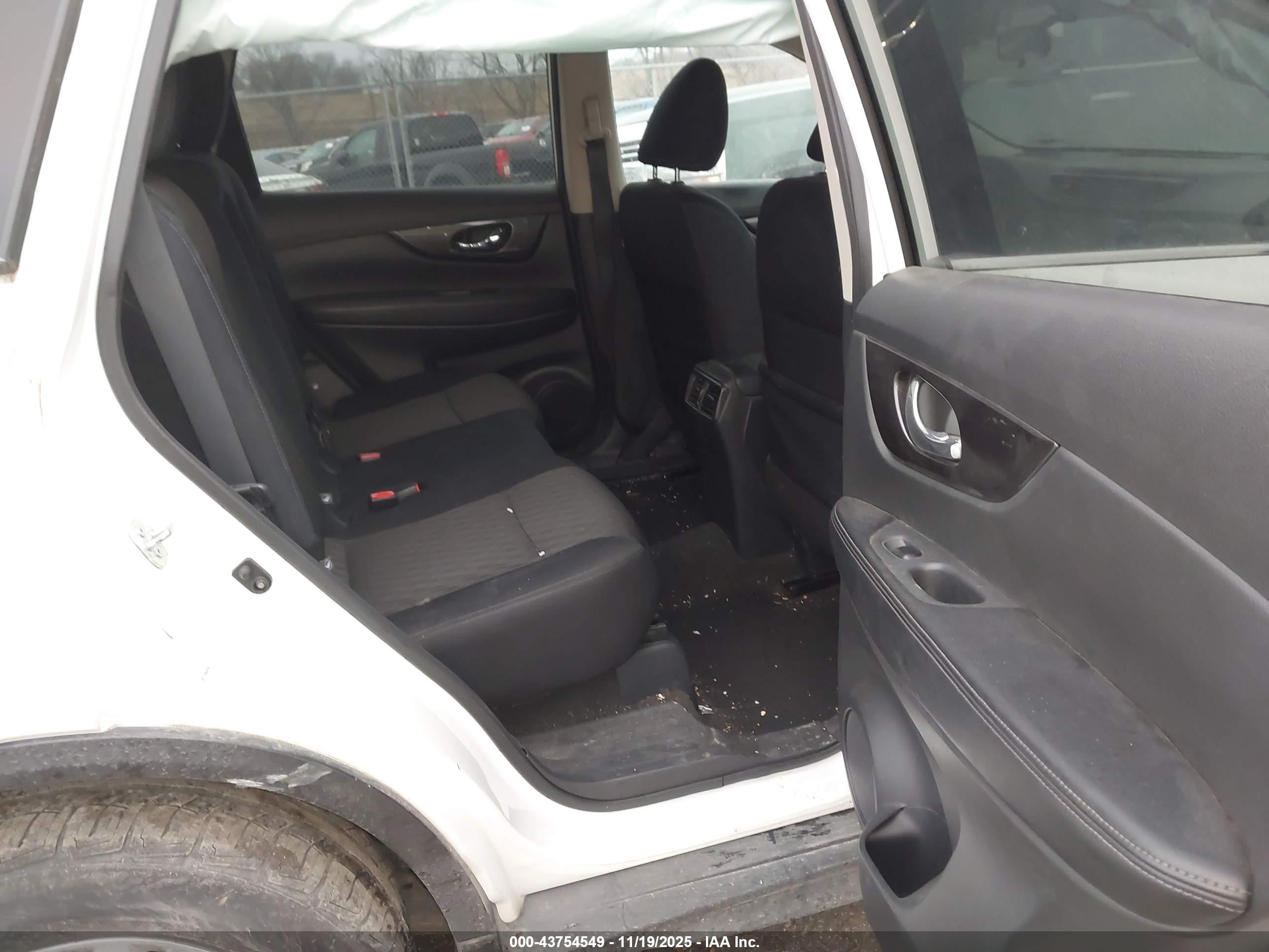 NISSAN ROGUE image 8