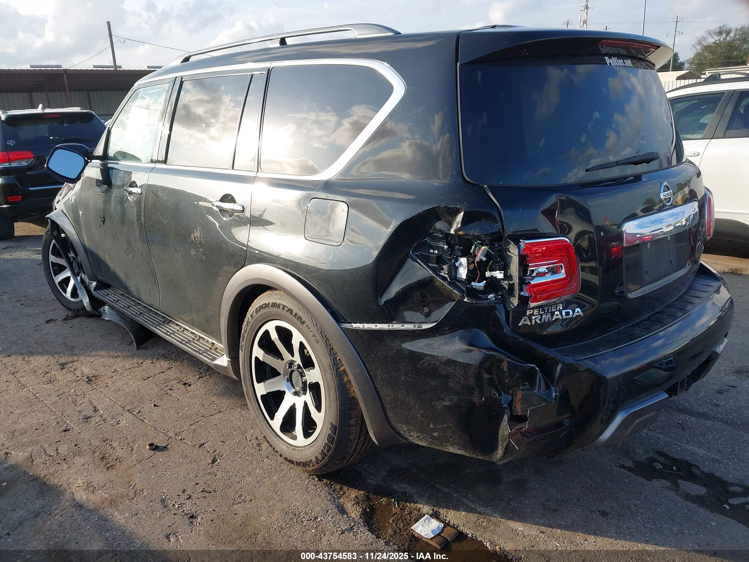 NISSAN ARMADA image 3