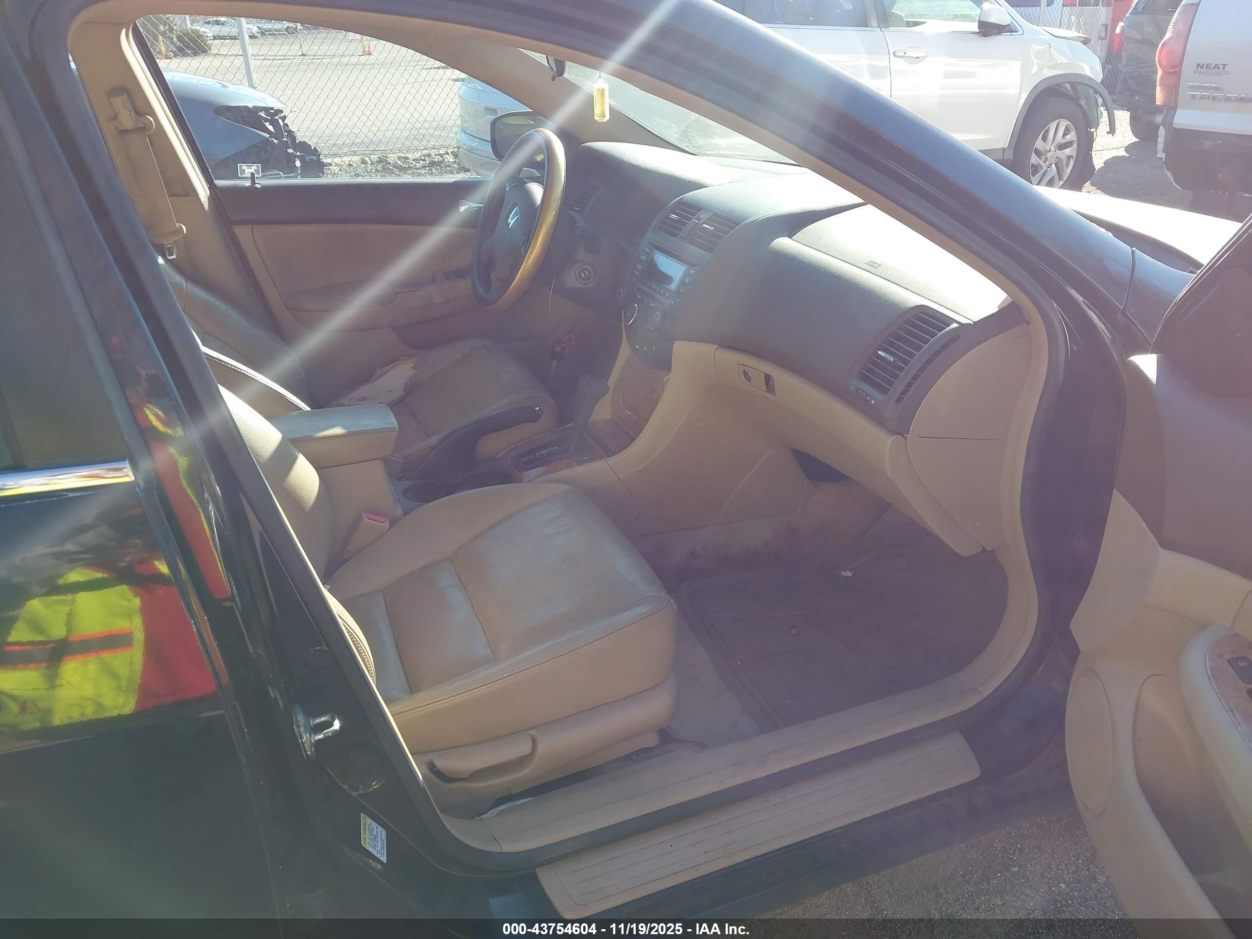 HONDA ACCORD image 5