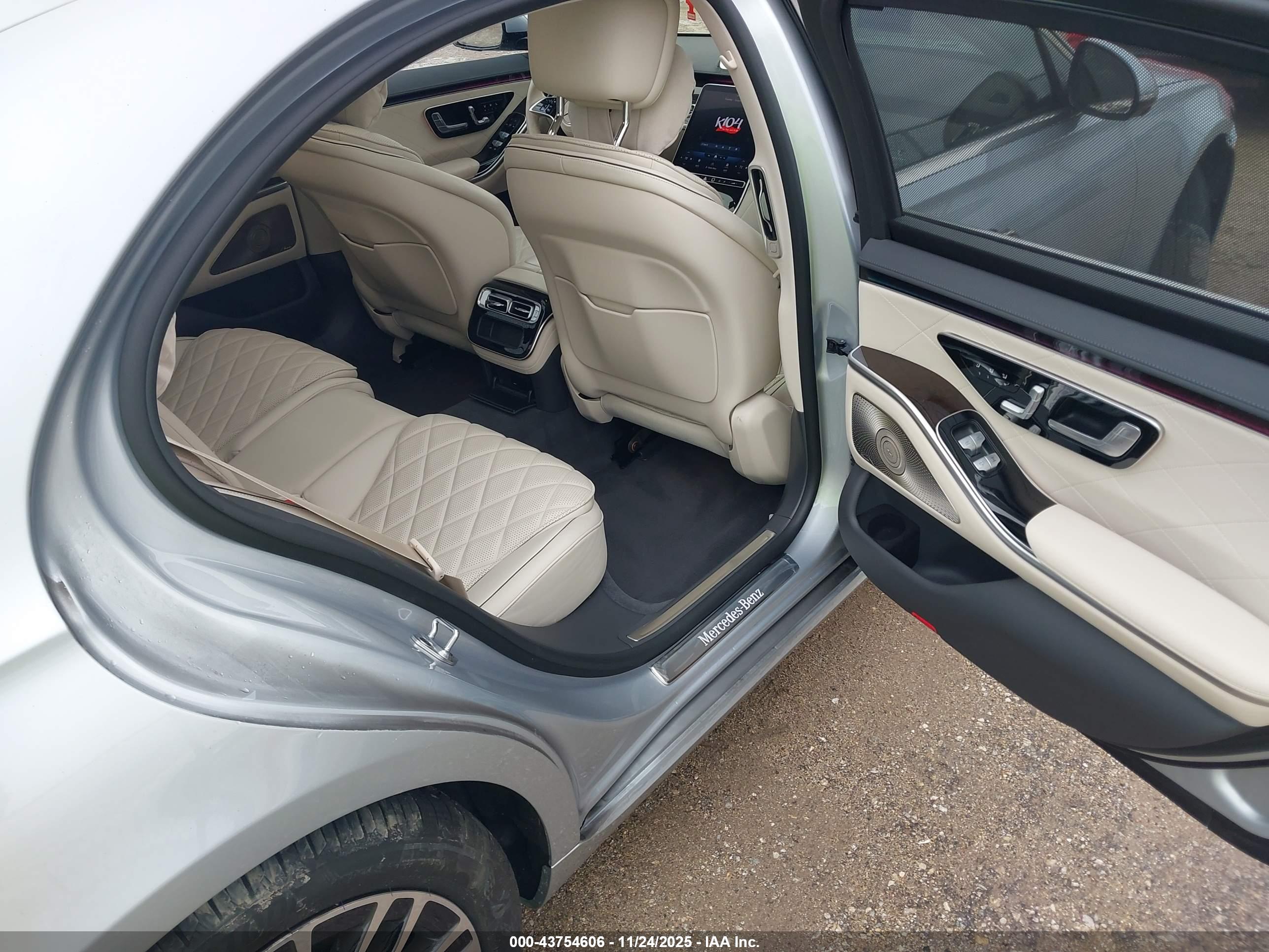 MERCEDES-BENZ S image 8