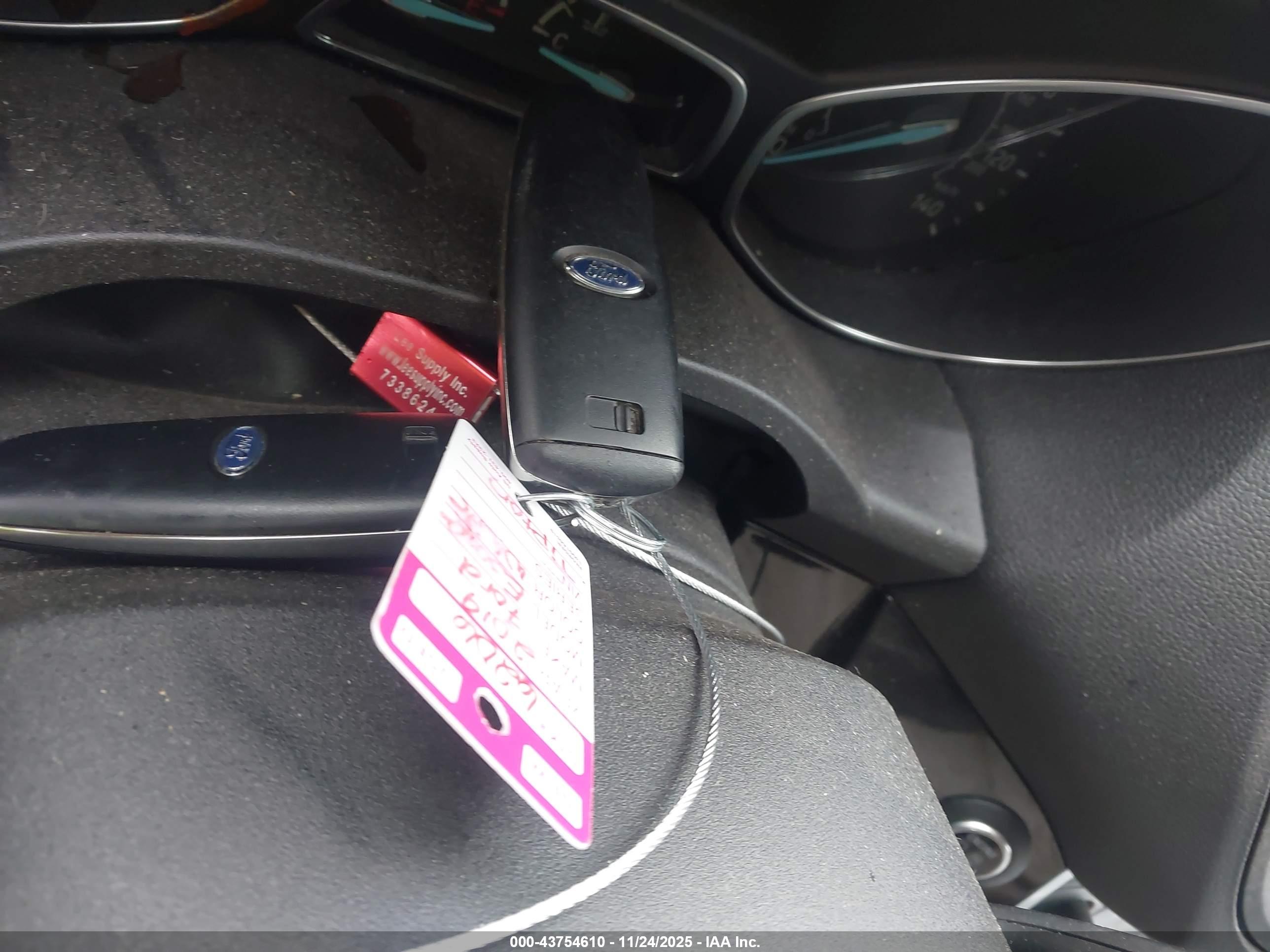 FORD ESCAPE image 11