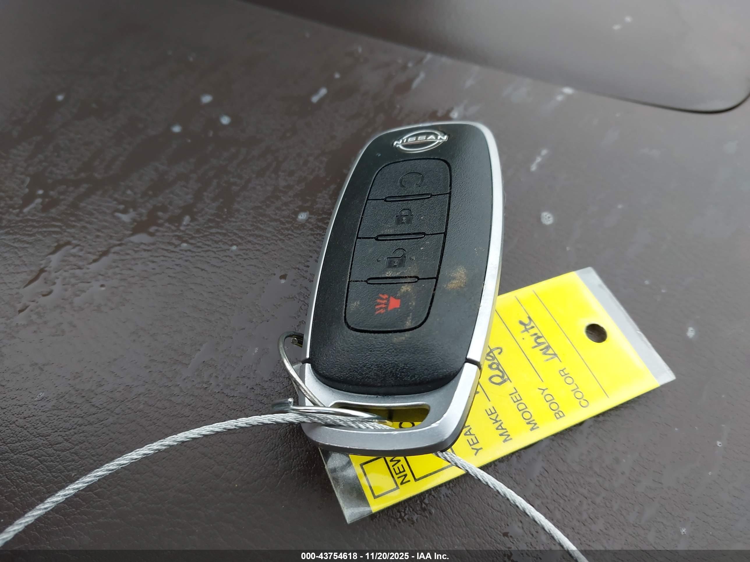 NISSAN ROGUE image 11