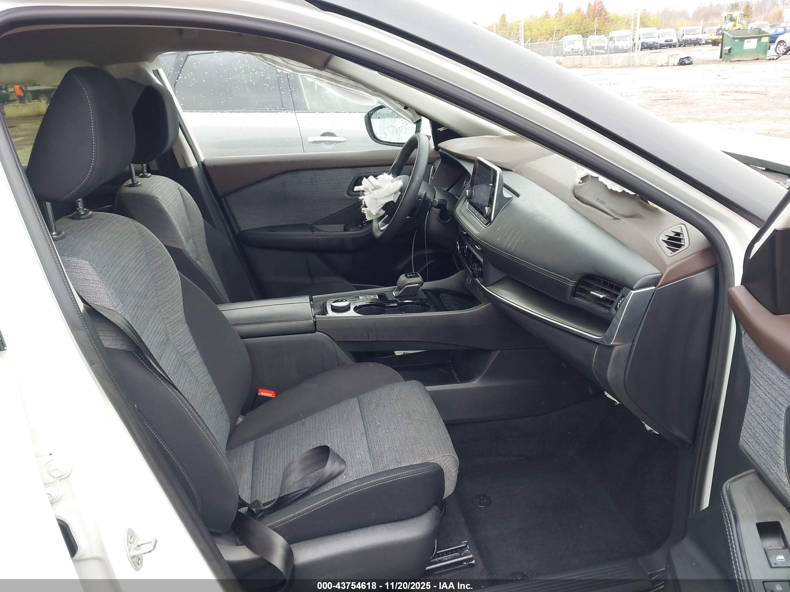 NISSAN ROGUE image 5