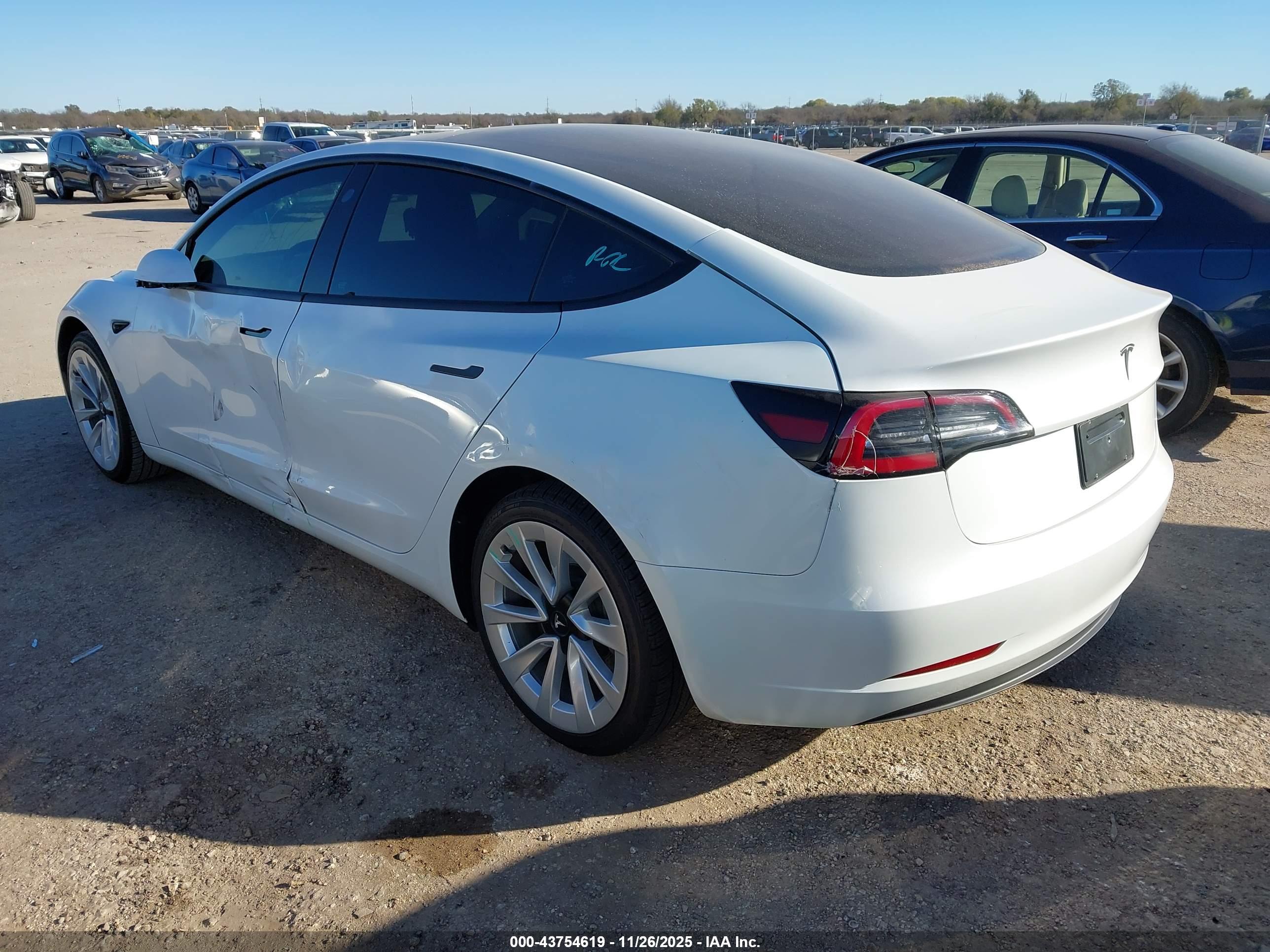 TESLA MODEL image 3