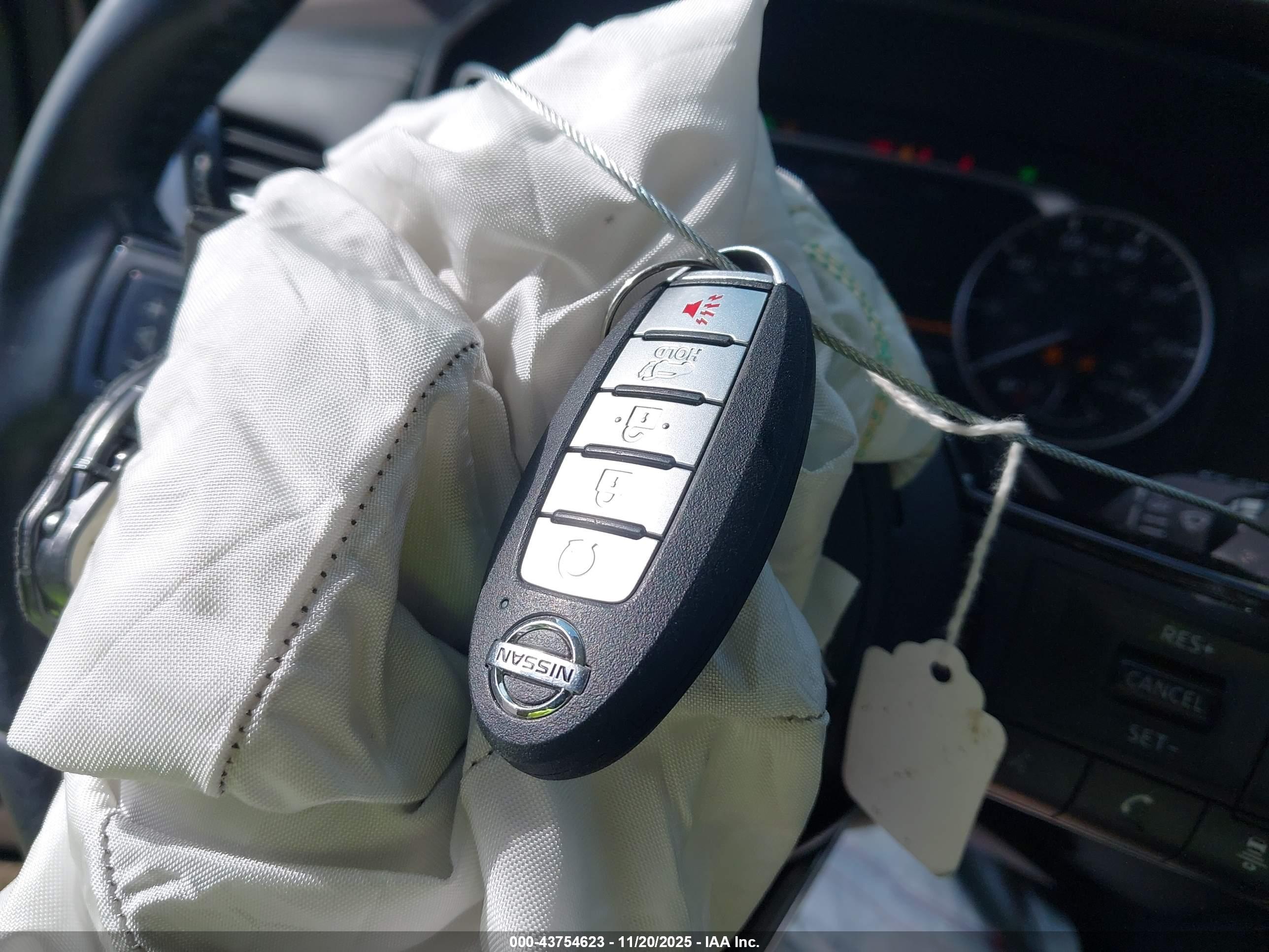 NISSAN ROGUE image 11
