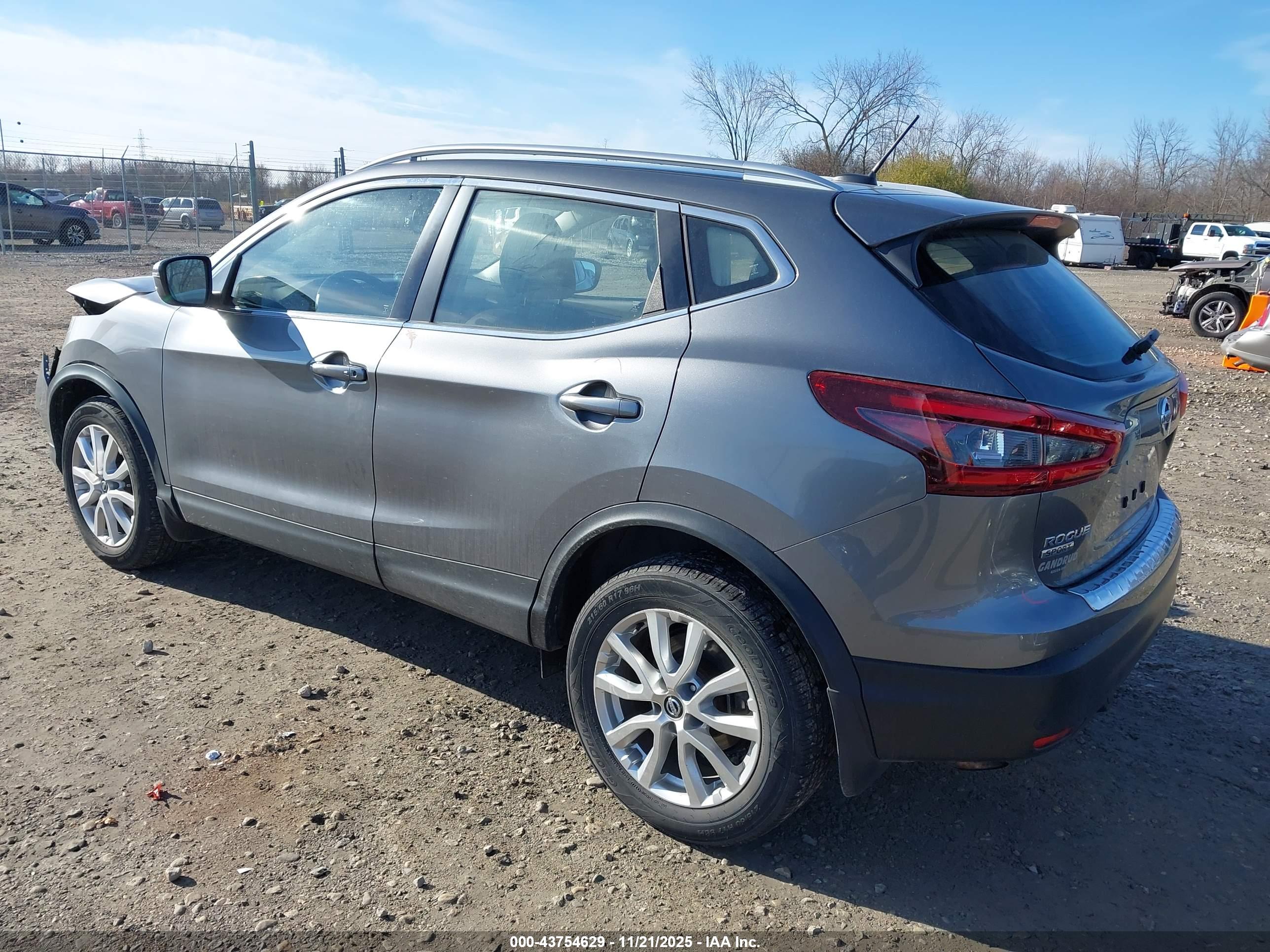 NISSAN ROGUE image 3