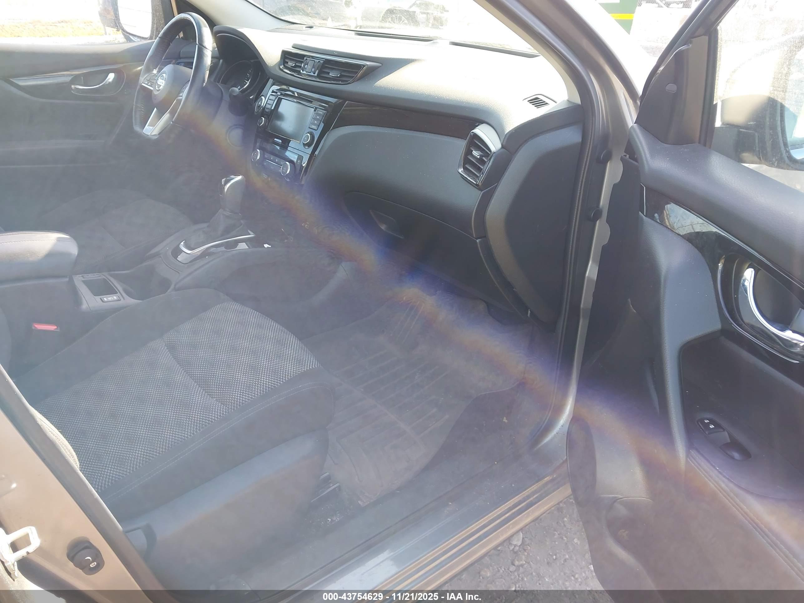 NISSAN ROGUE image 5