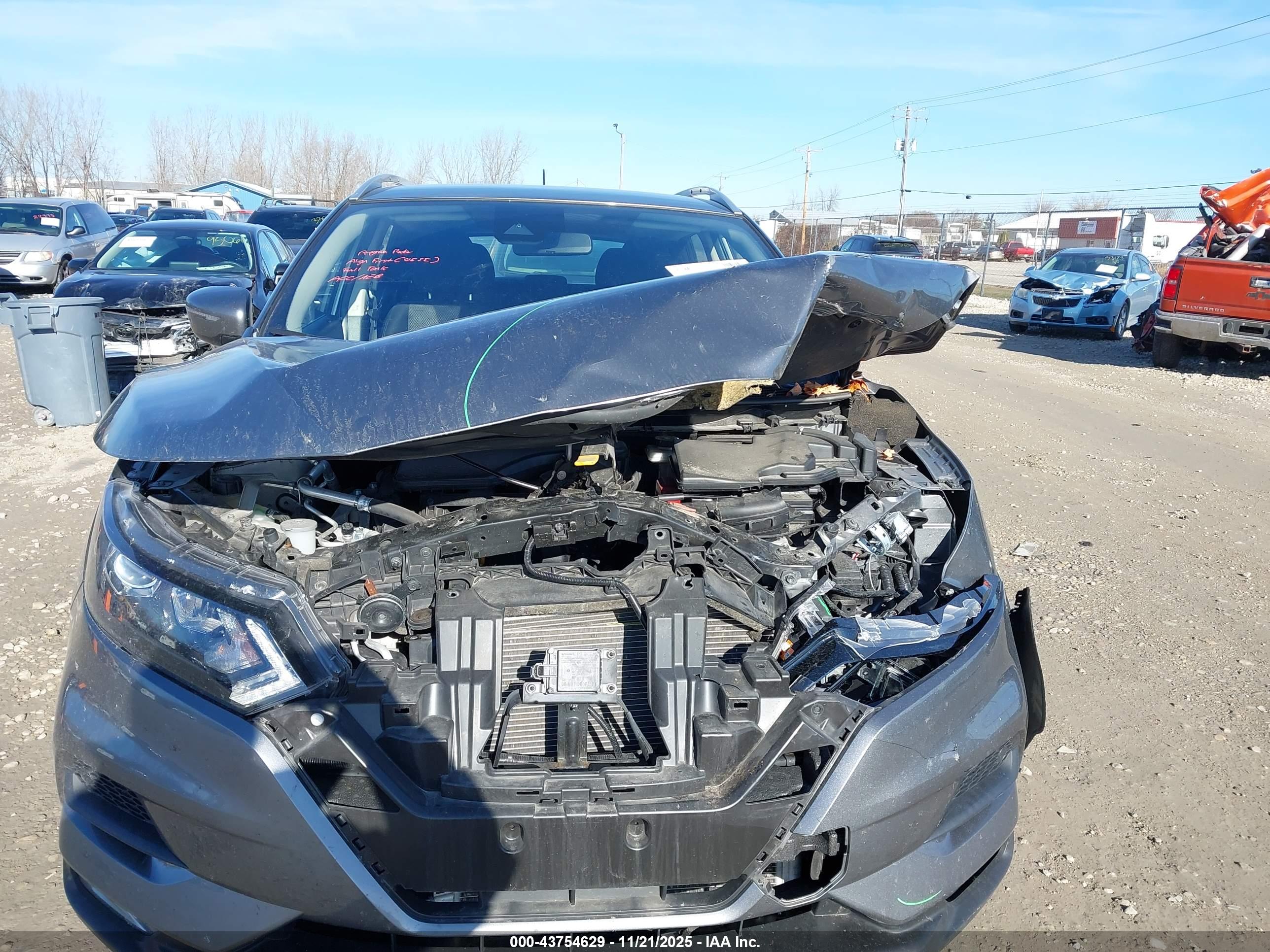 NISSAN ROGUE image 6