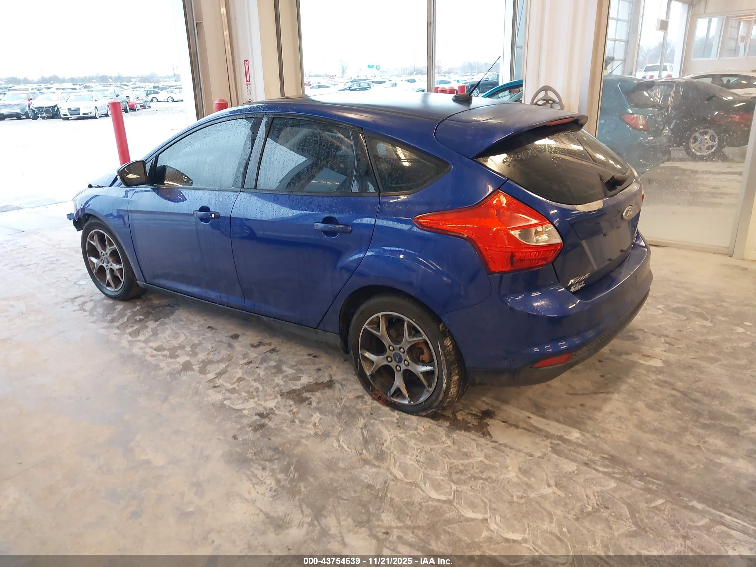 FORD FOCUS image 3