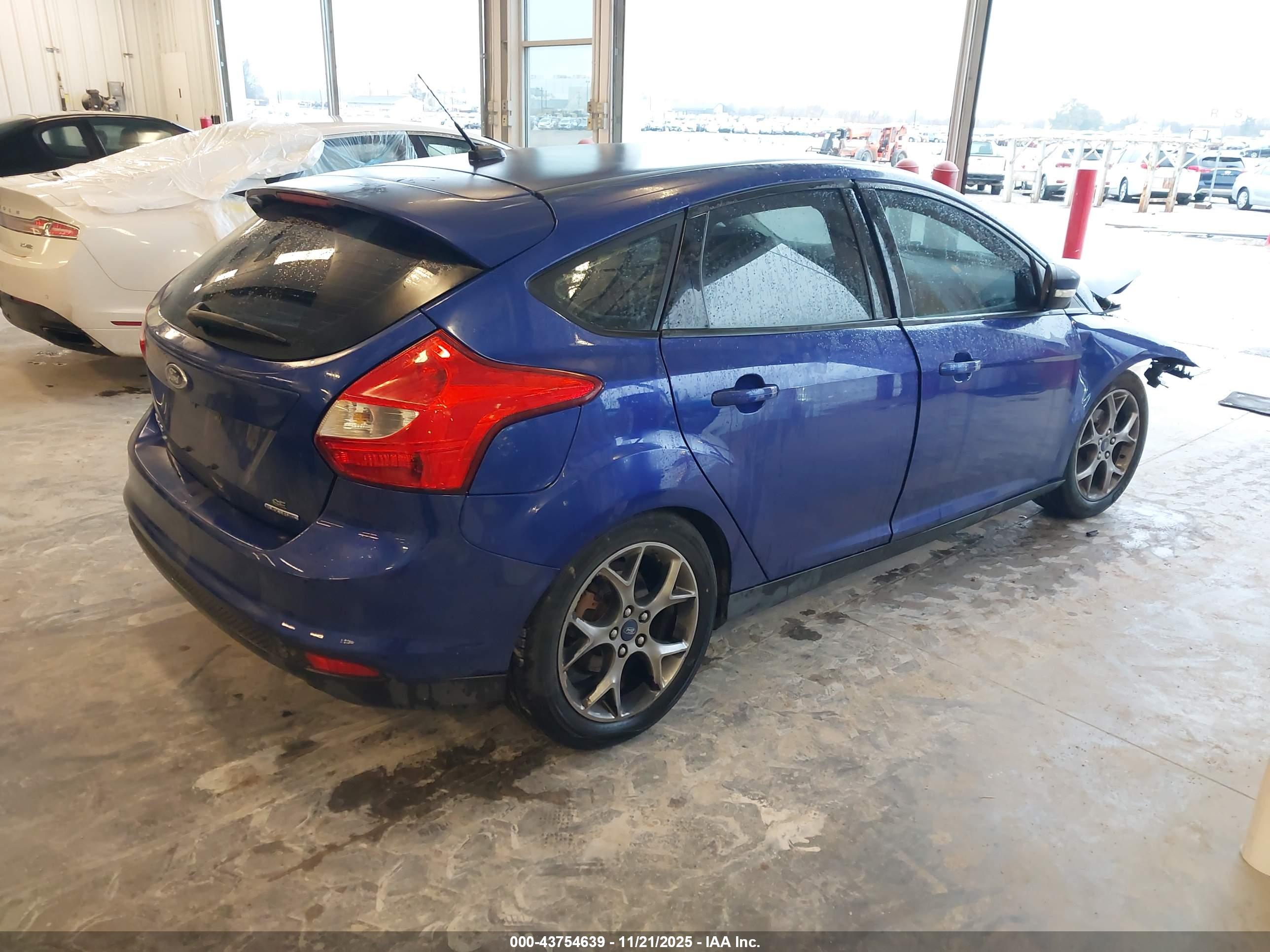 FORD FOCUS image 4