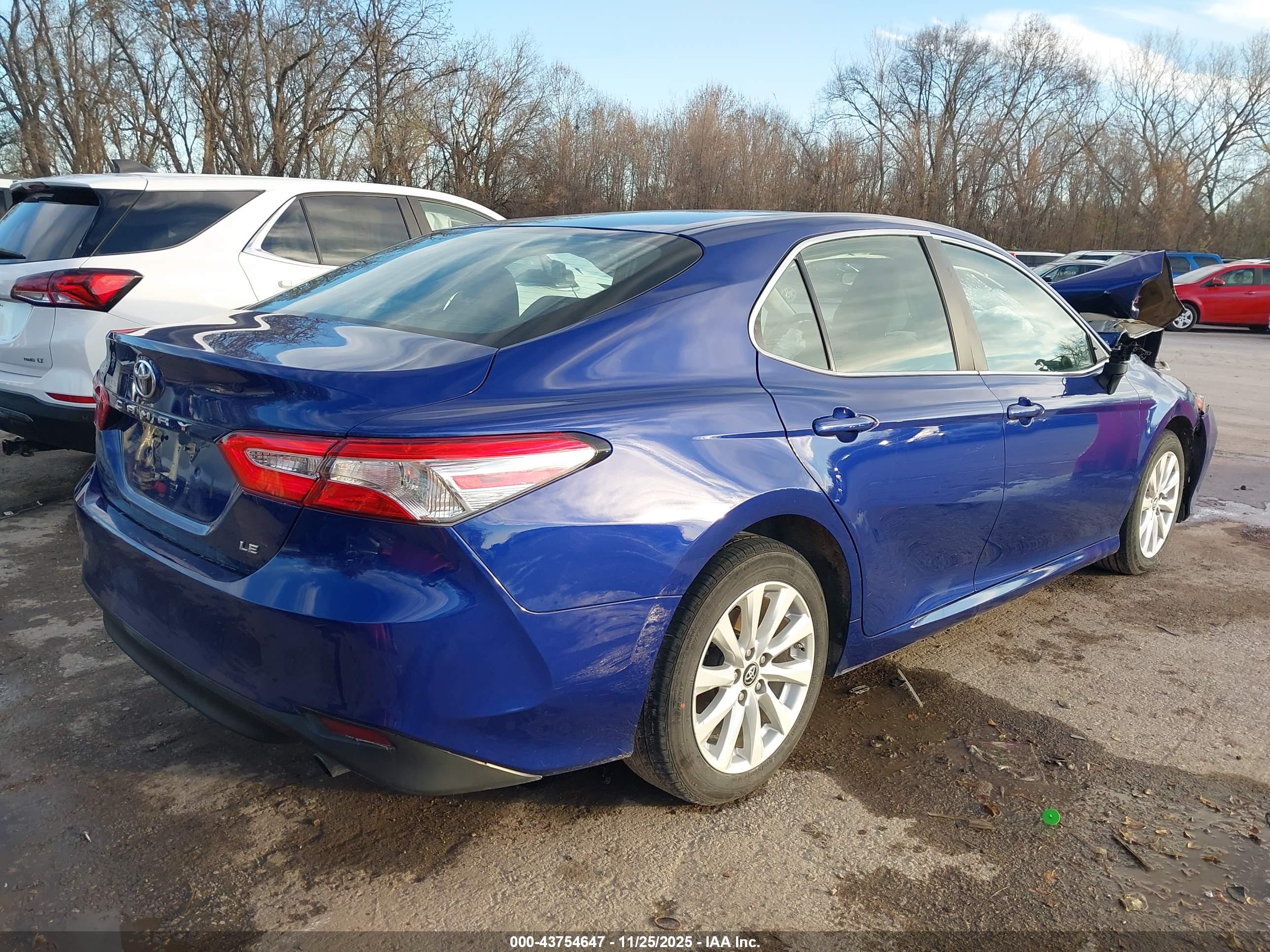 TOYOTA CAMRY image 4