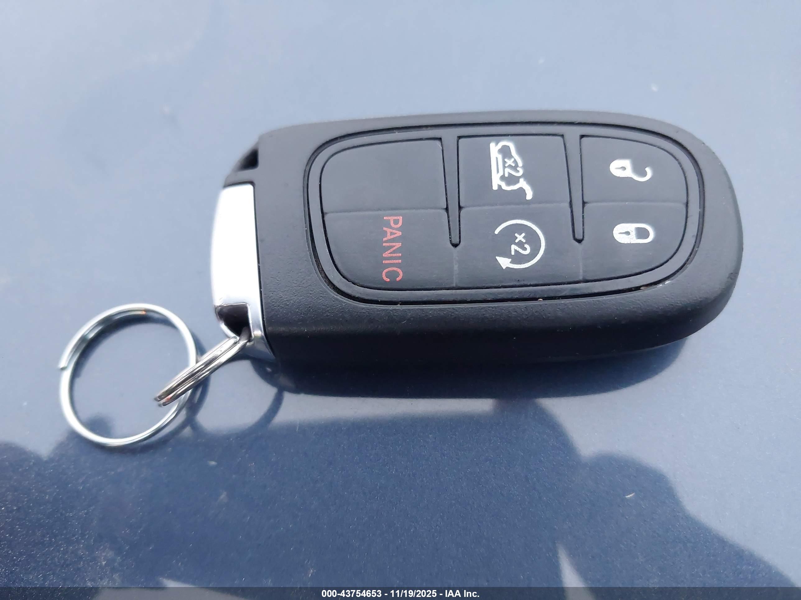JEEP CHEROKEE image 11