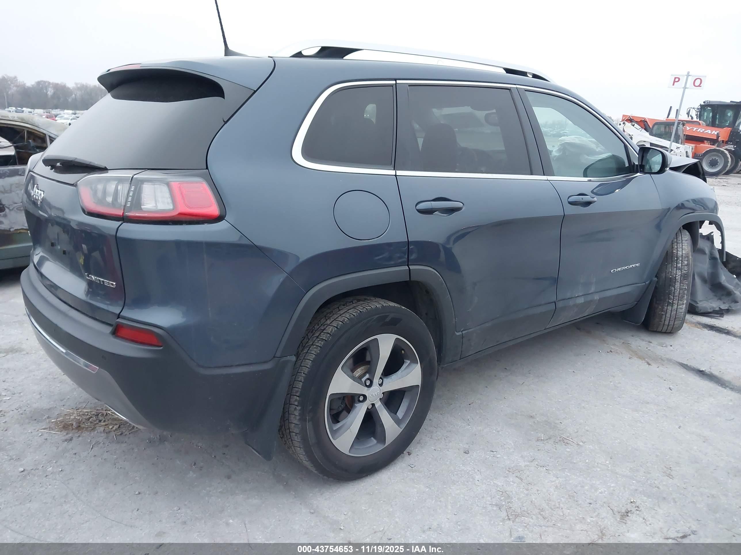 JEEP CHEROKEE image 4
