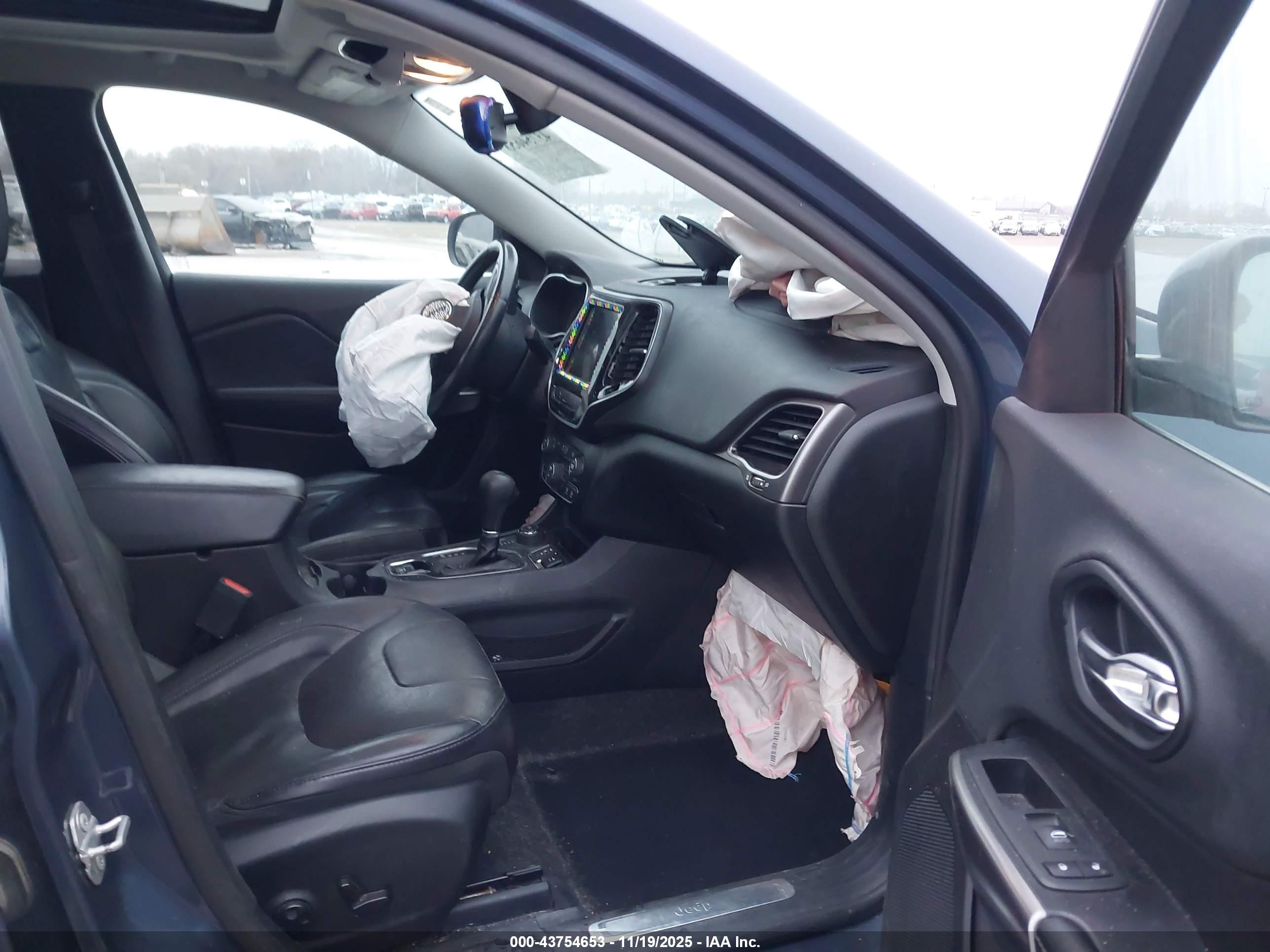 JEEP CHEROKEE image 5