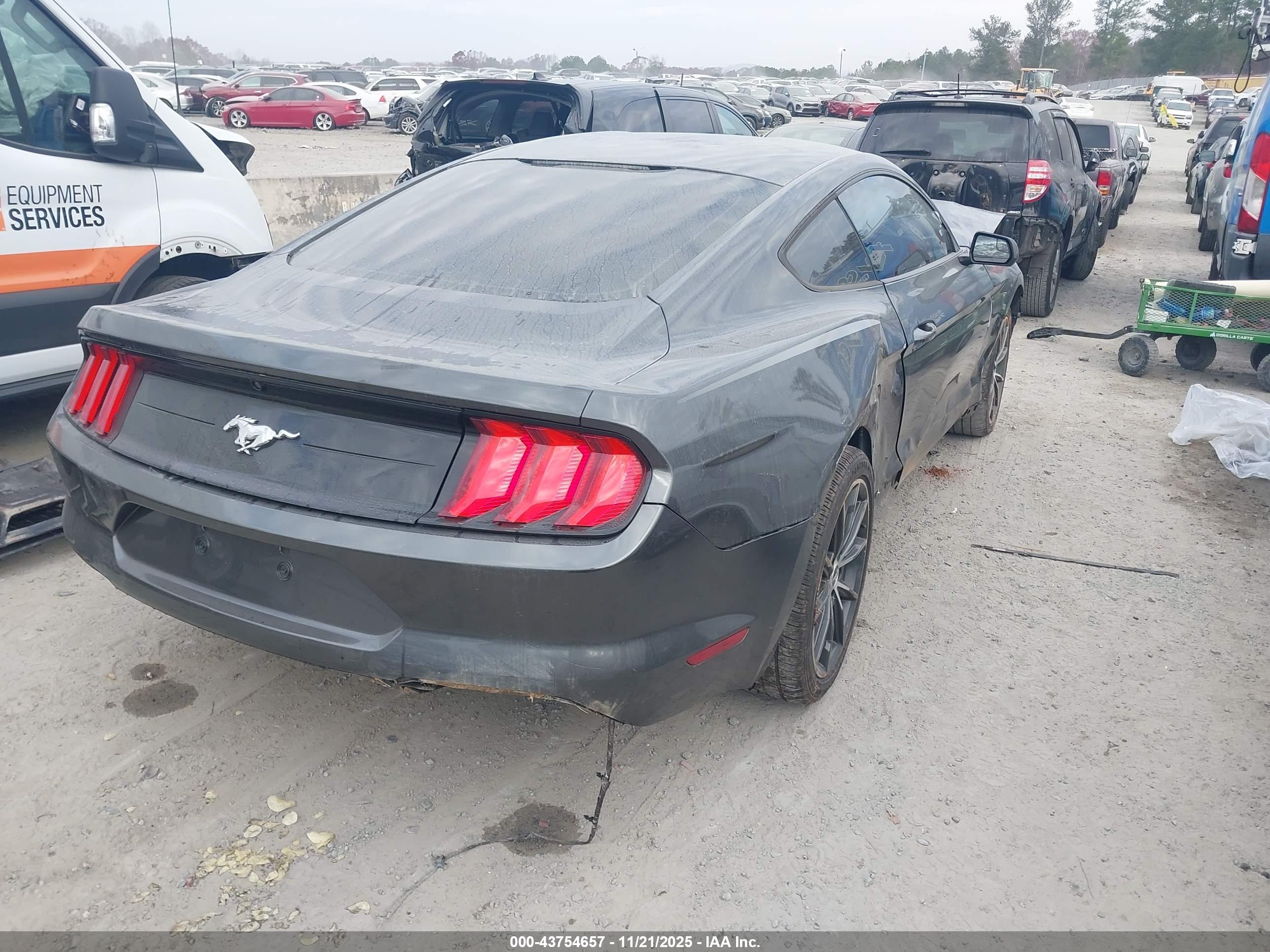 FORD MUSTANG image 4