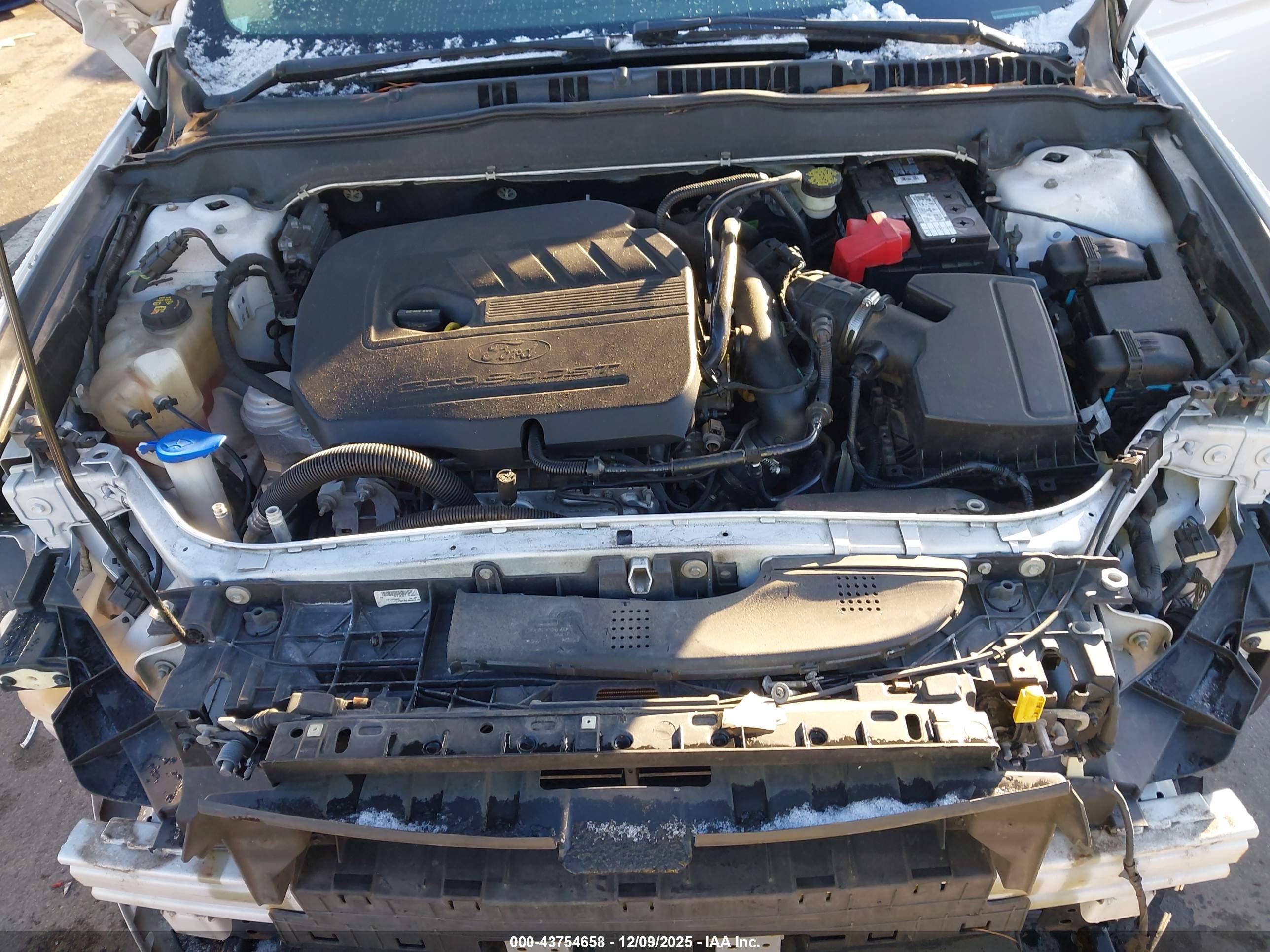 FORD FUSION image 10