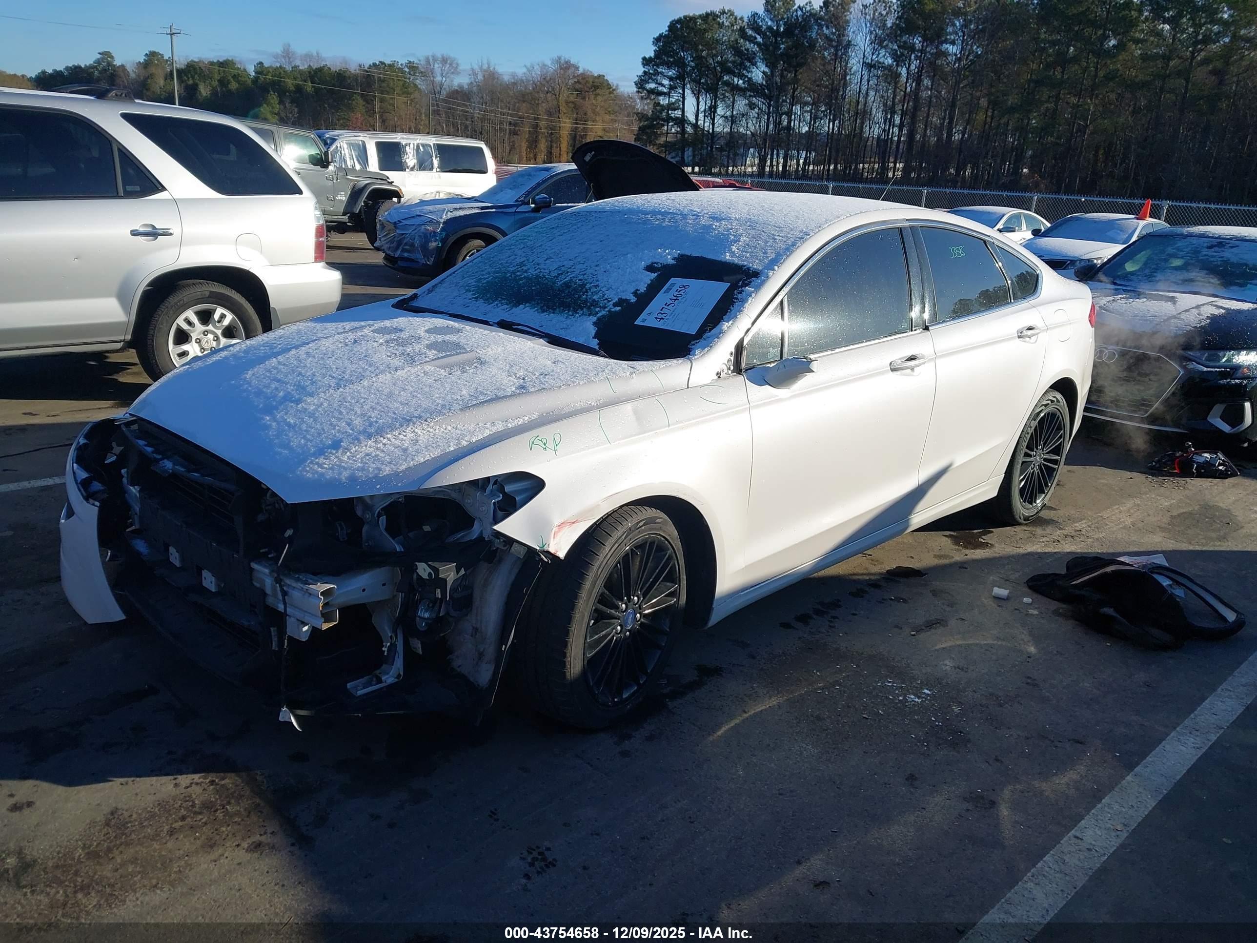 FORD FUSION image 2