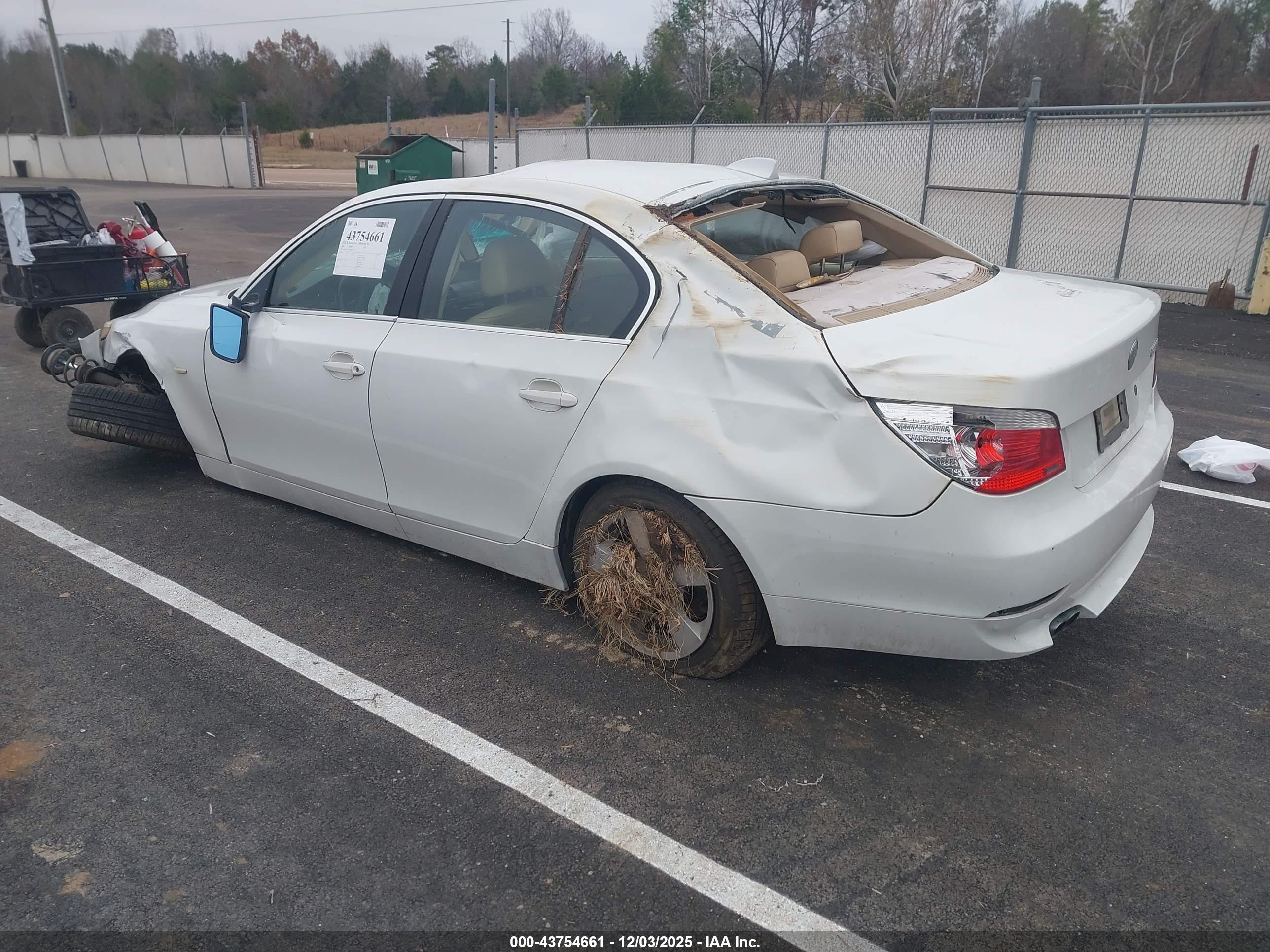 BMW 525I image 3