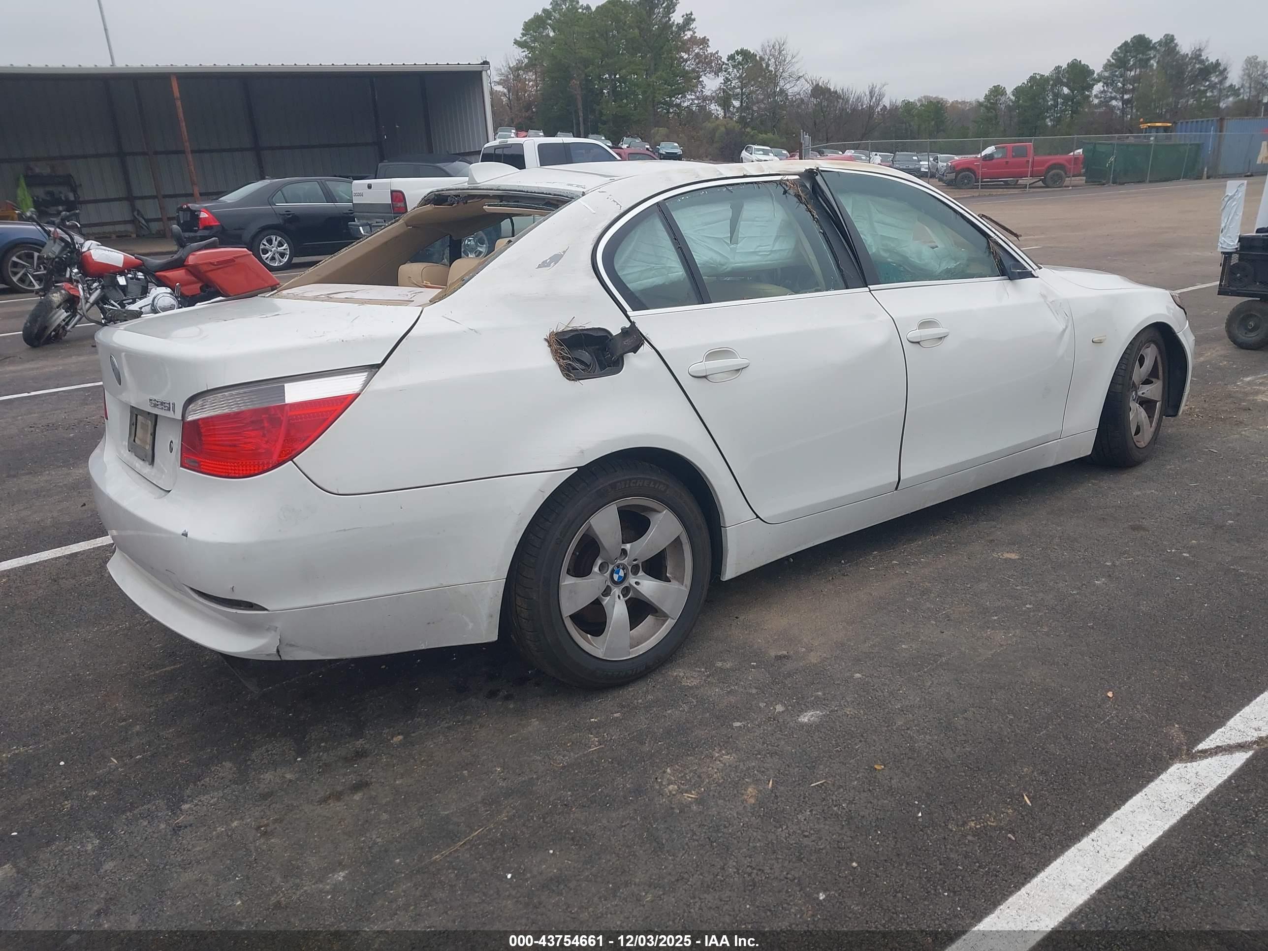 BMW 525I image 4