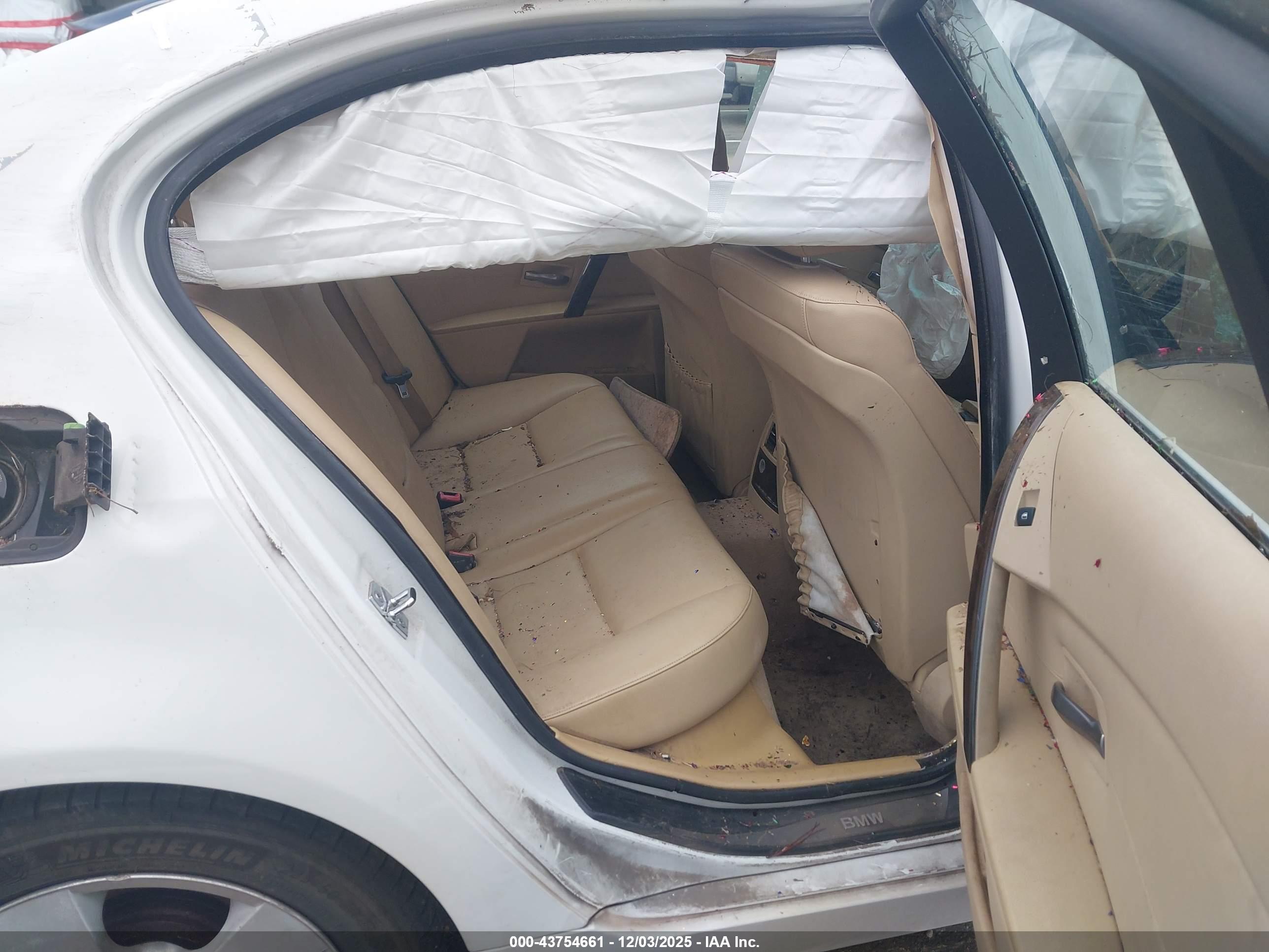 BMW 525I image 8