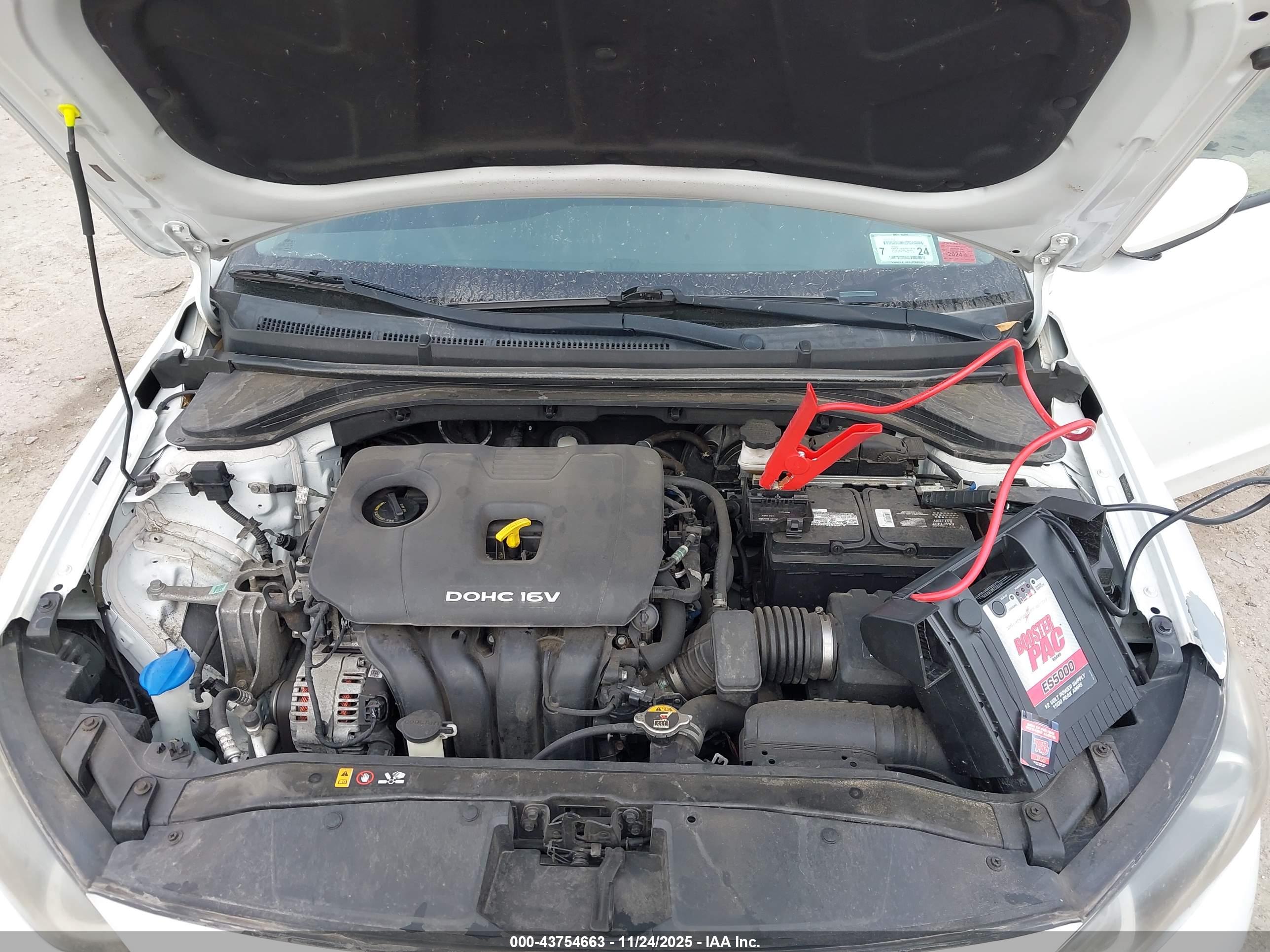 HYUNDAI ELANTRA image 10