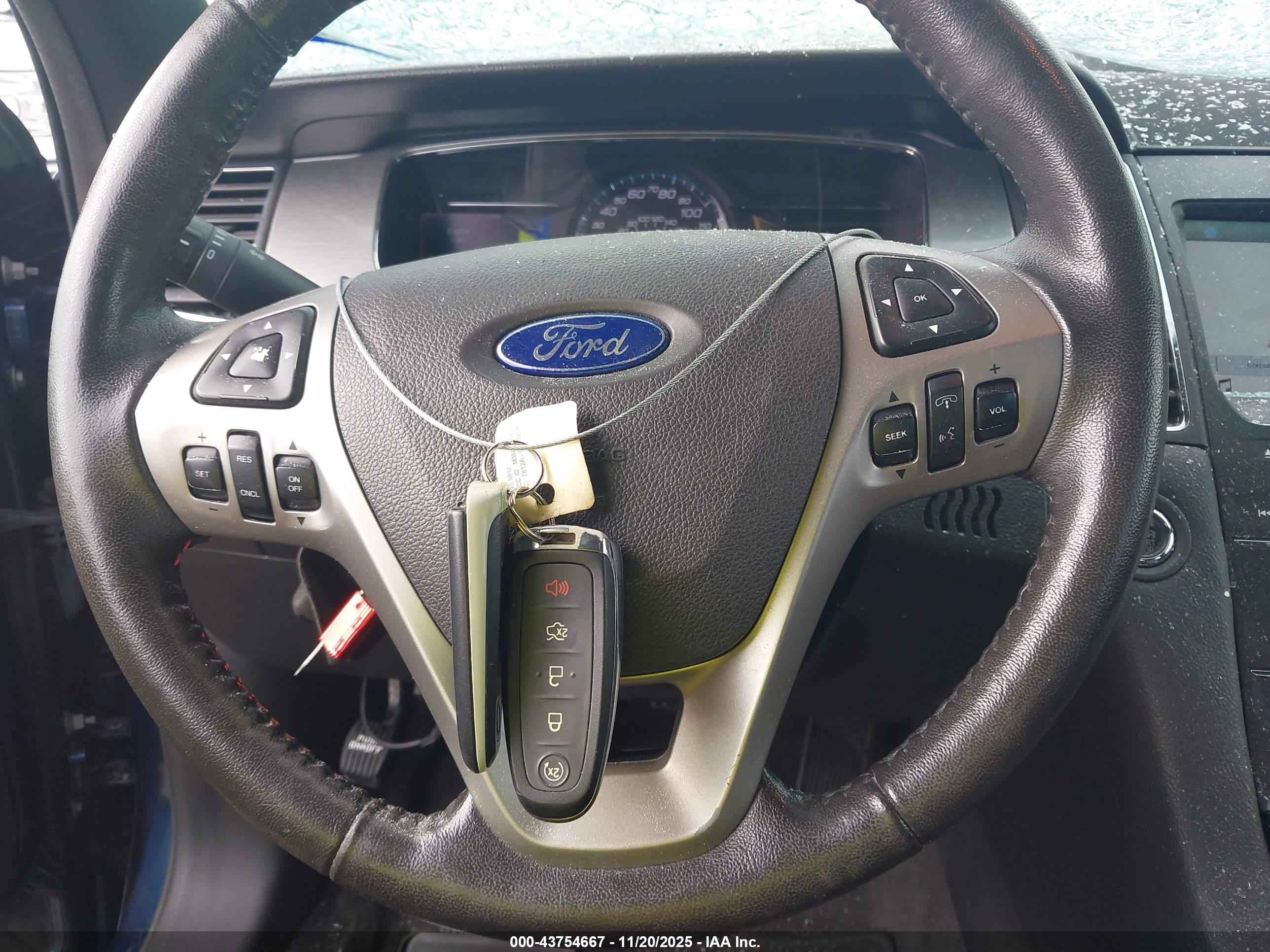 FORD TAURUS image 11