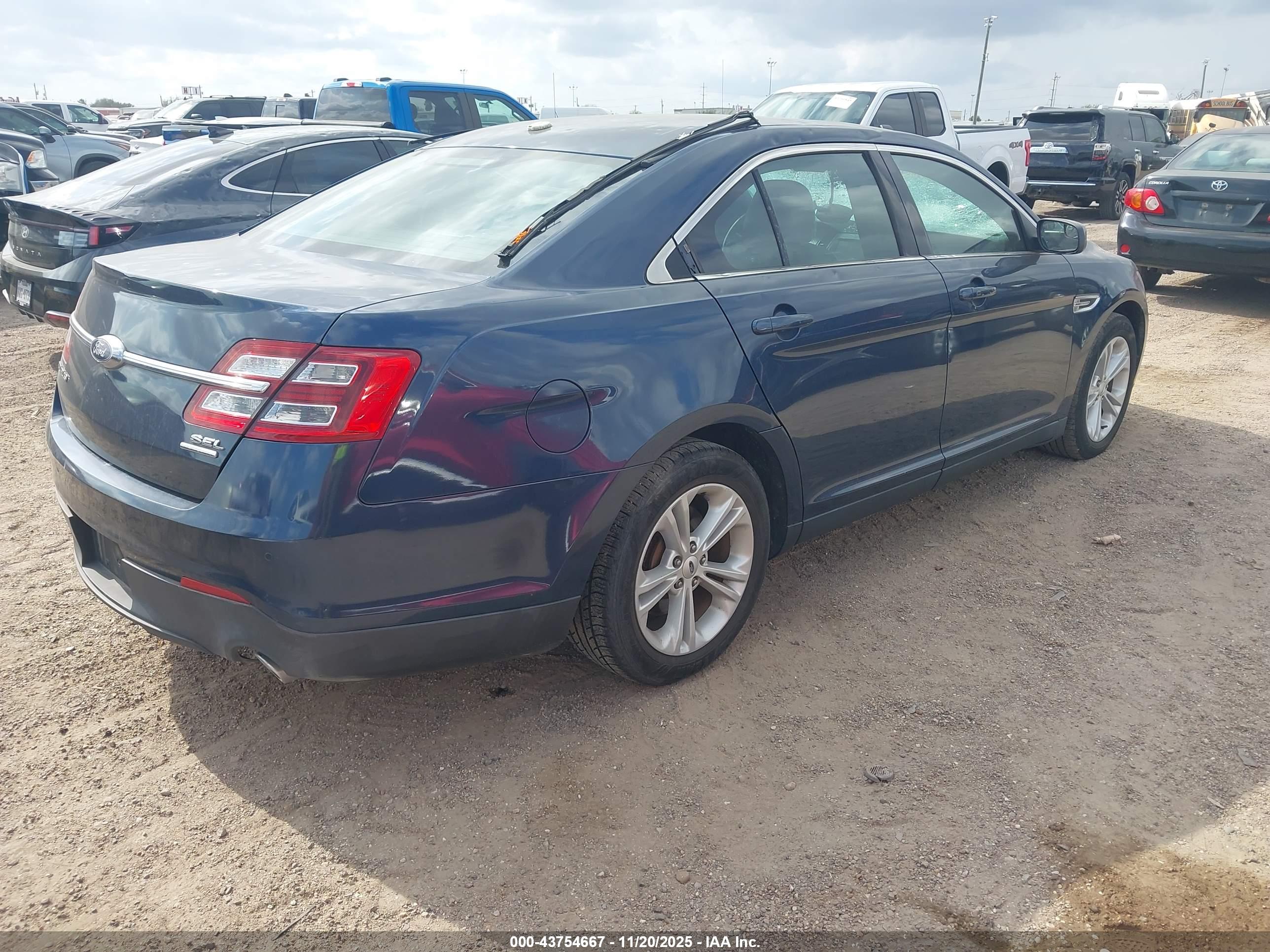 FORD TAURUS image 4