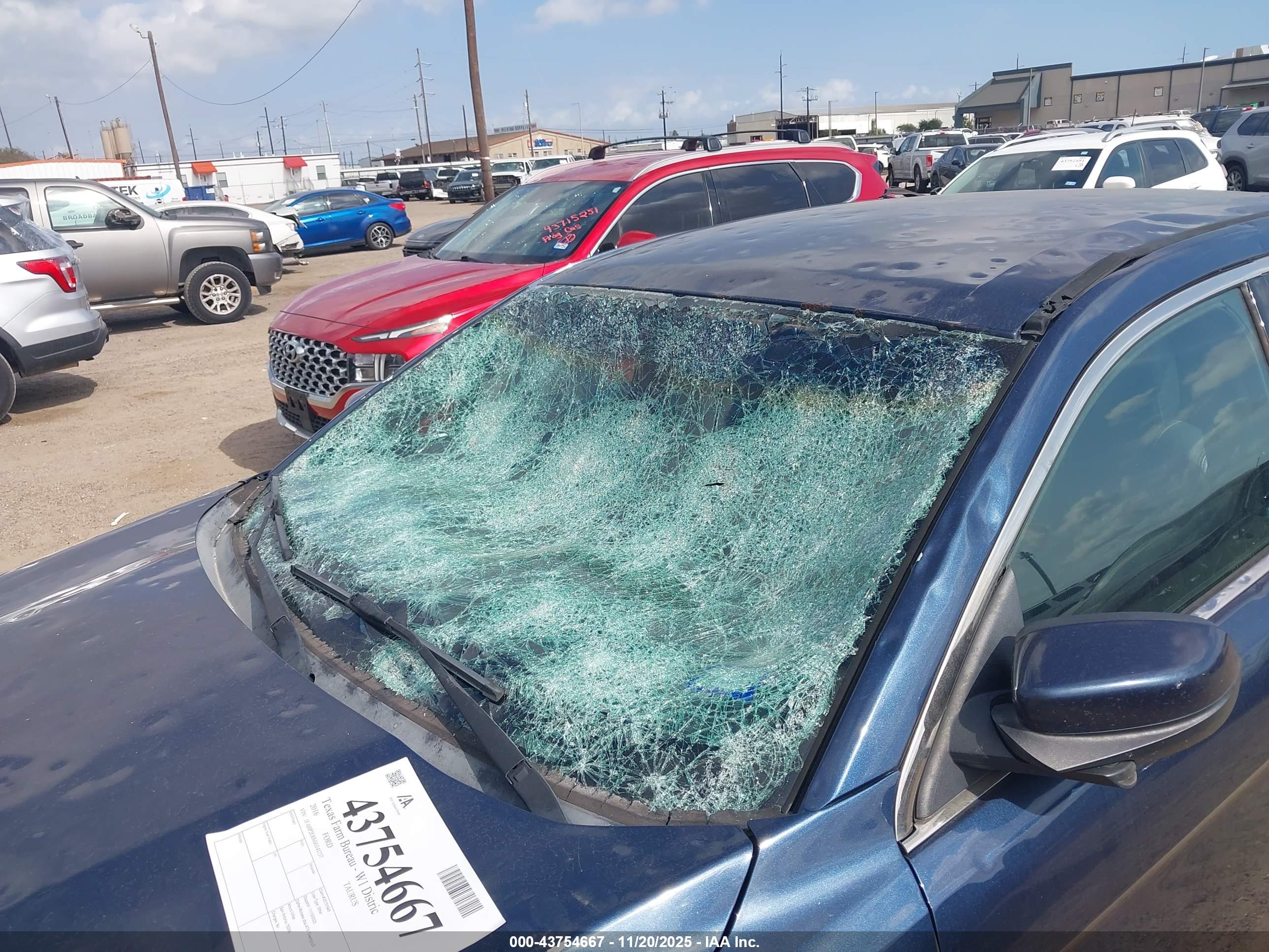 FORD TAURUS image 6