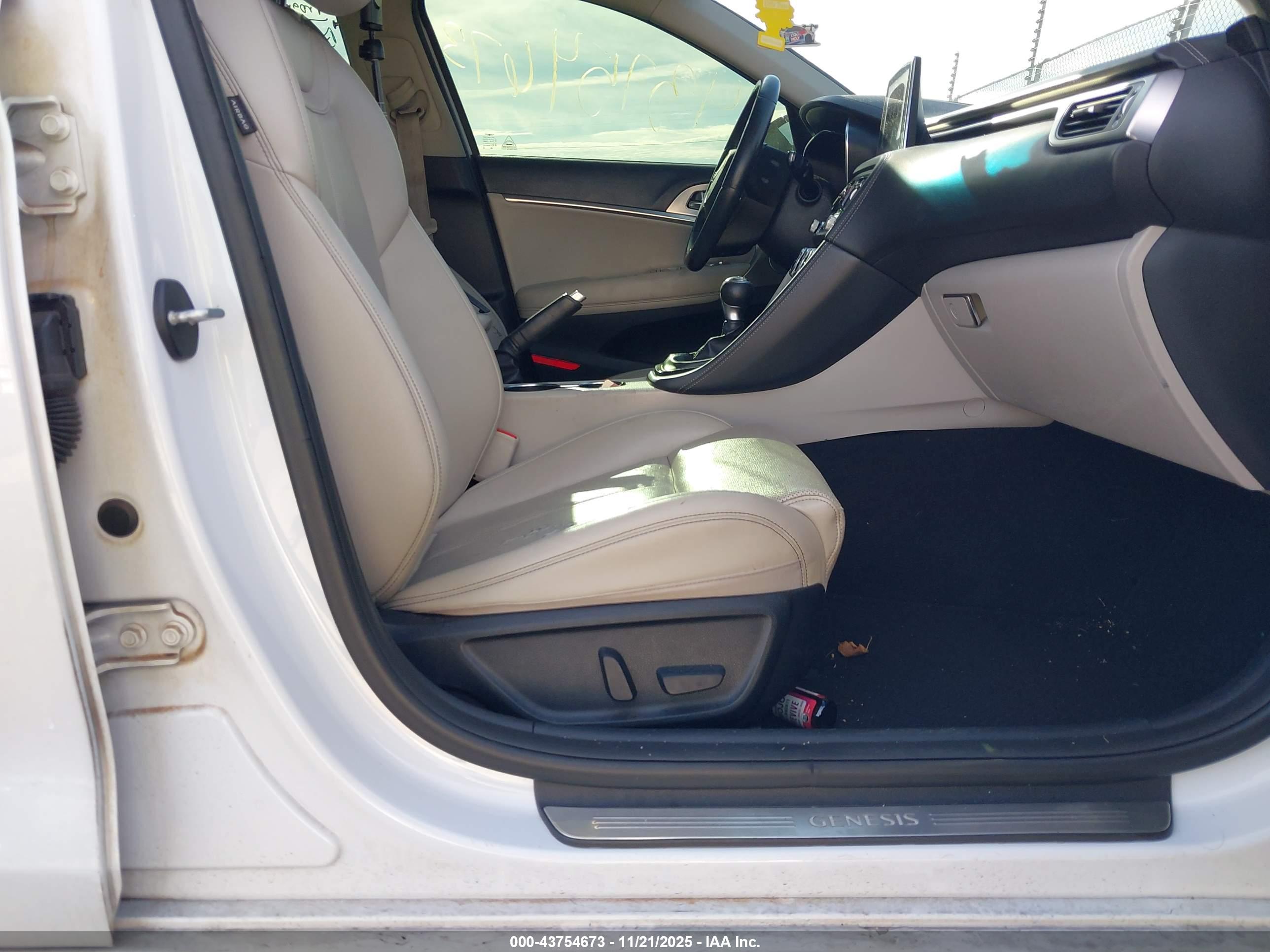 GENESIS G70 image 5