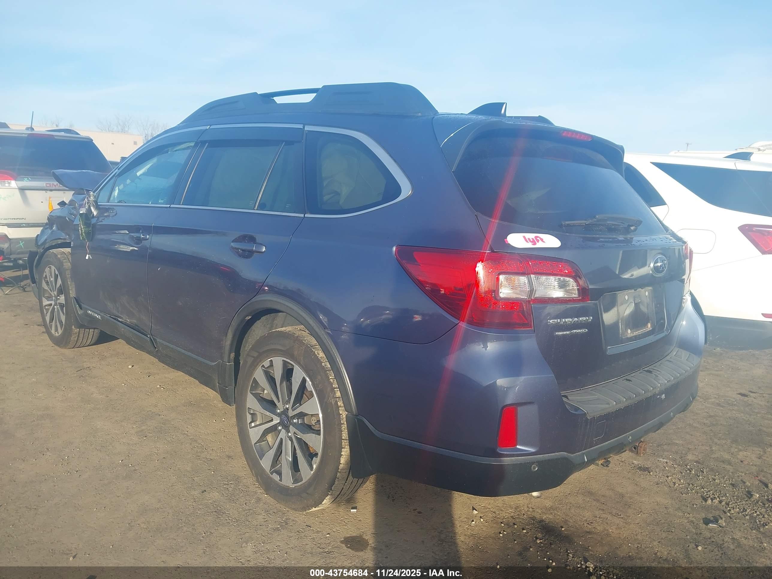 SUBARU OUTBACK image 3