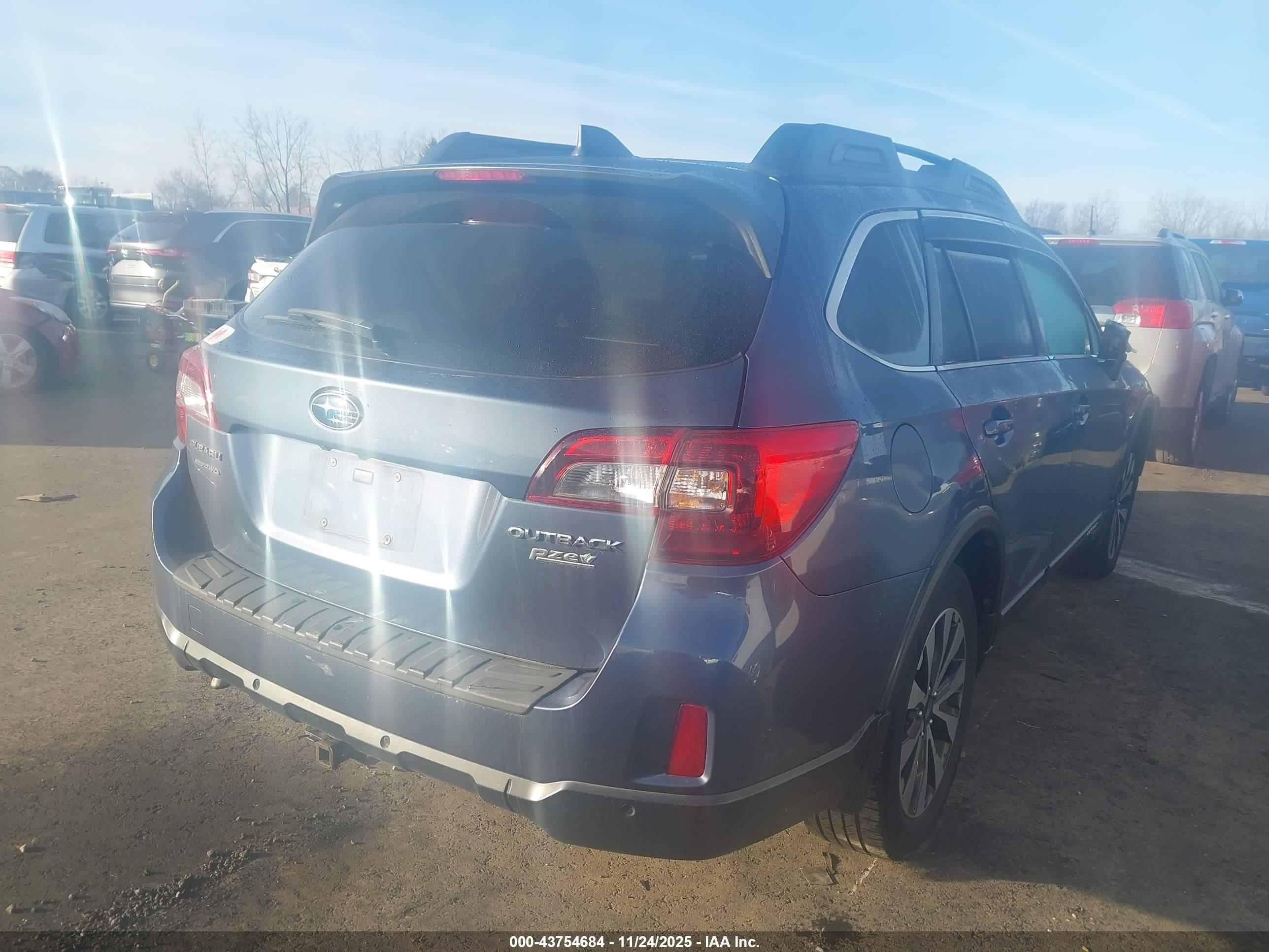 SUBARU OUTBACK image 4