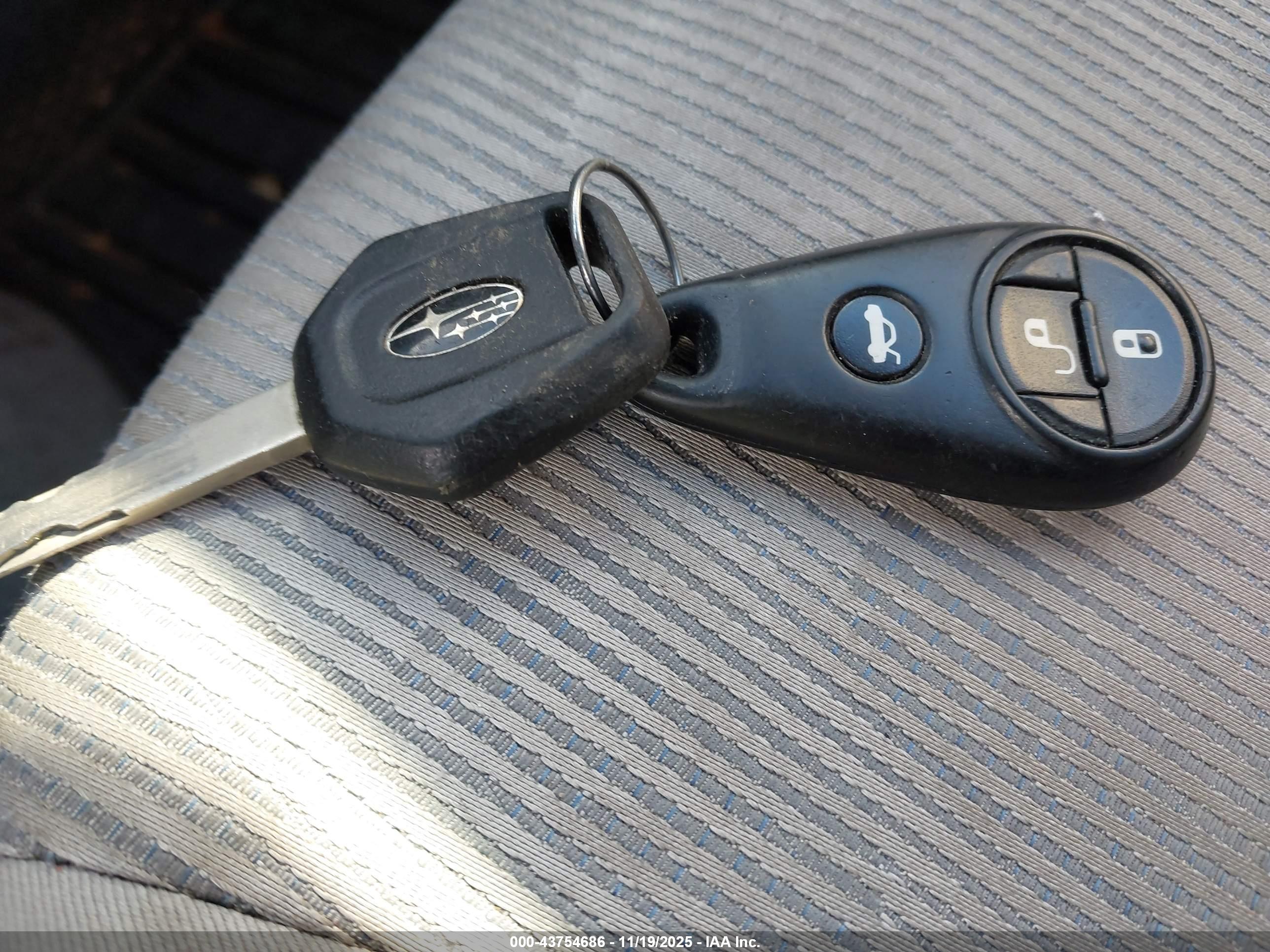 SUBARU FORESTER image 11
