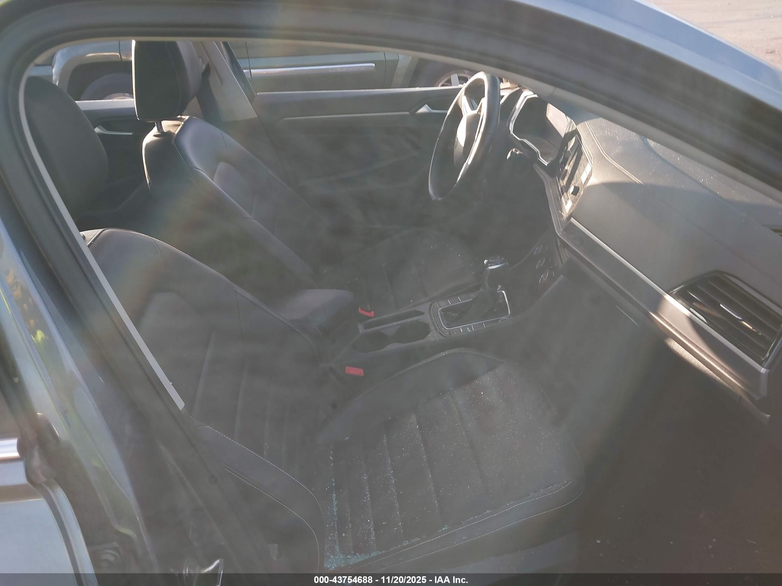 VOLKSWAGEN JETTA image 5