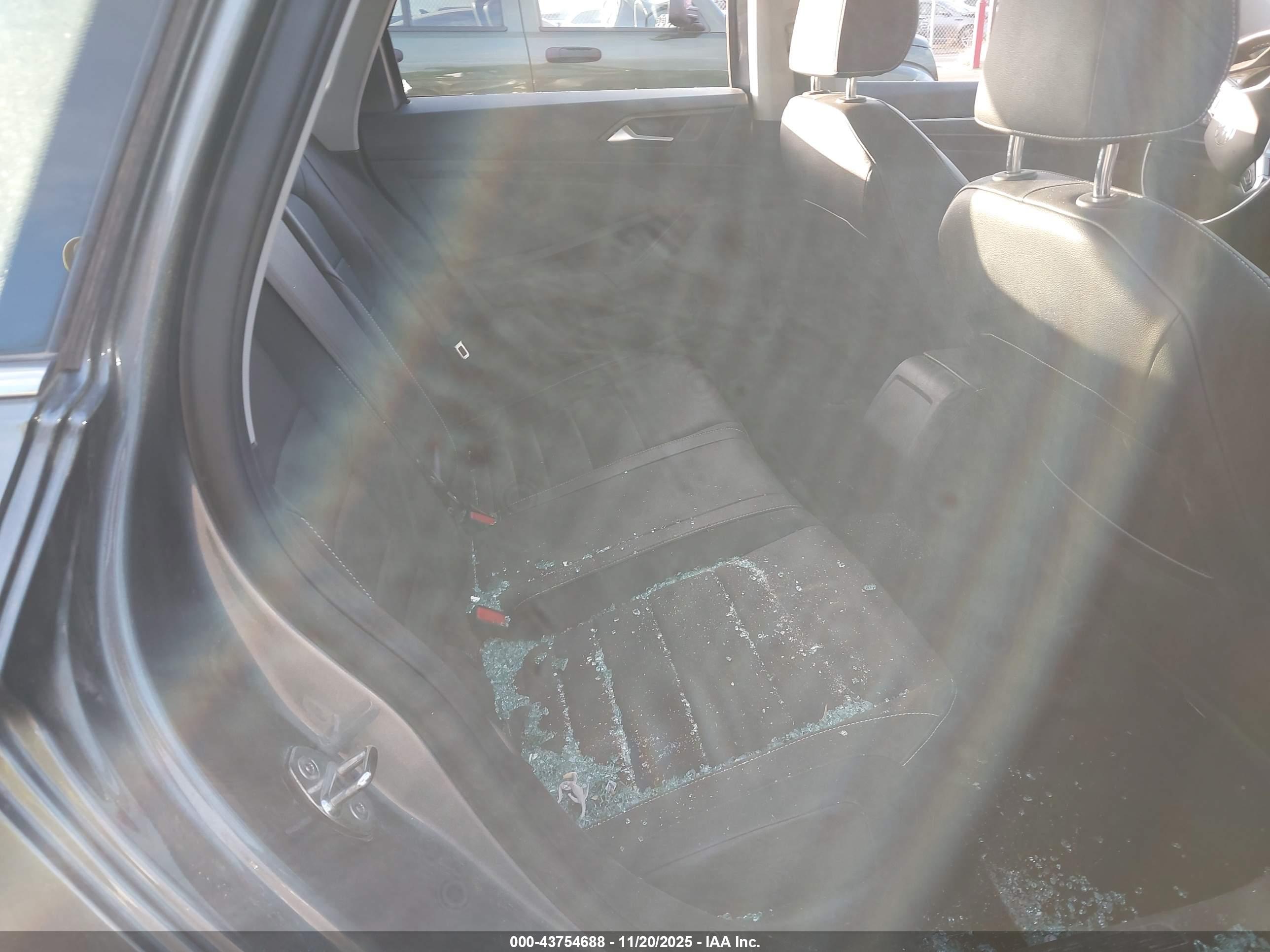 VOLKSWAGEN JETTA image 8