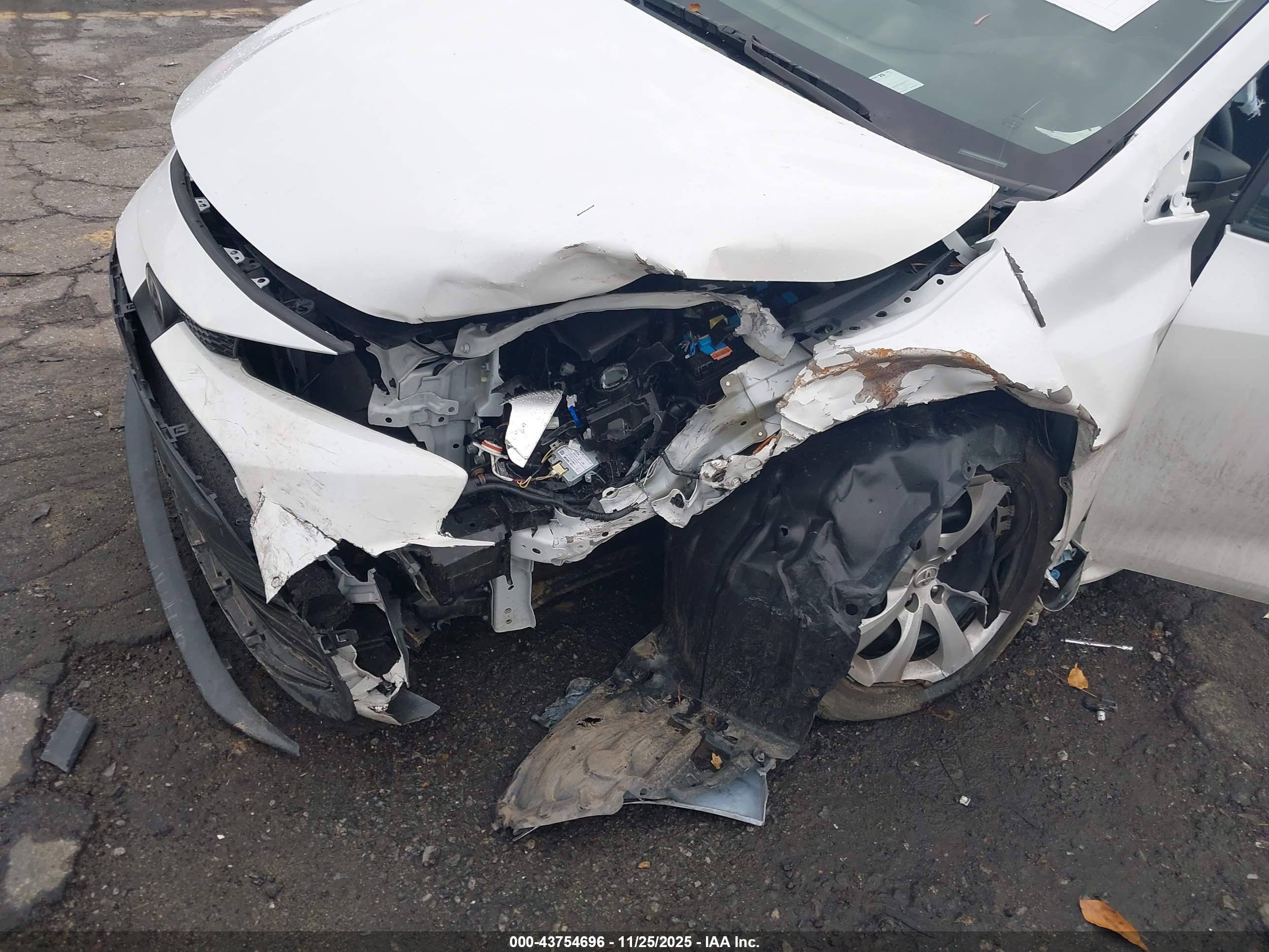 TOYOTA COROLLA image 6