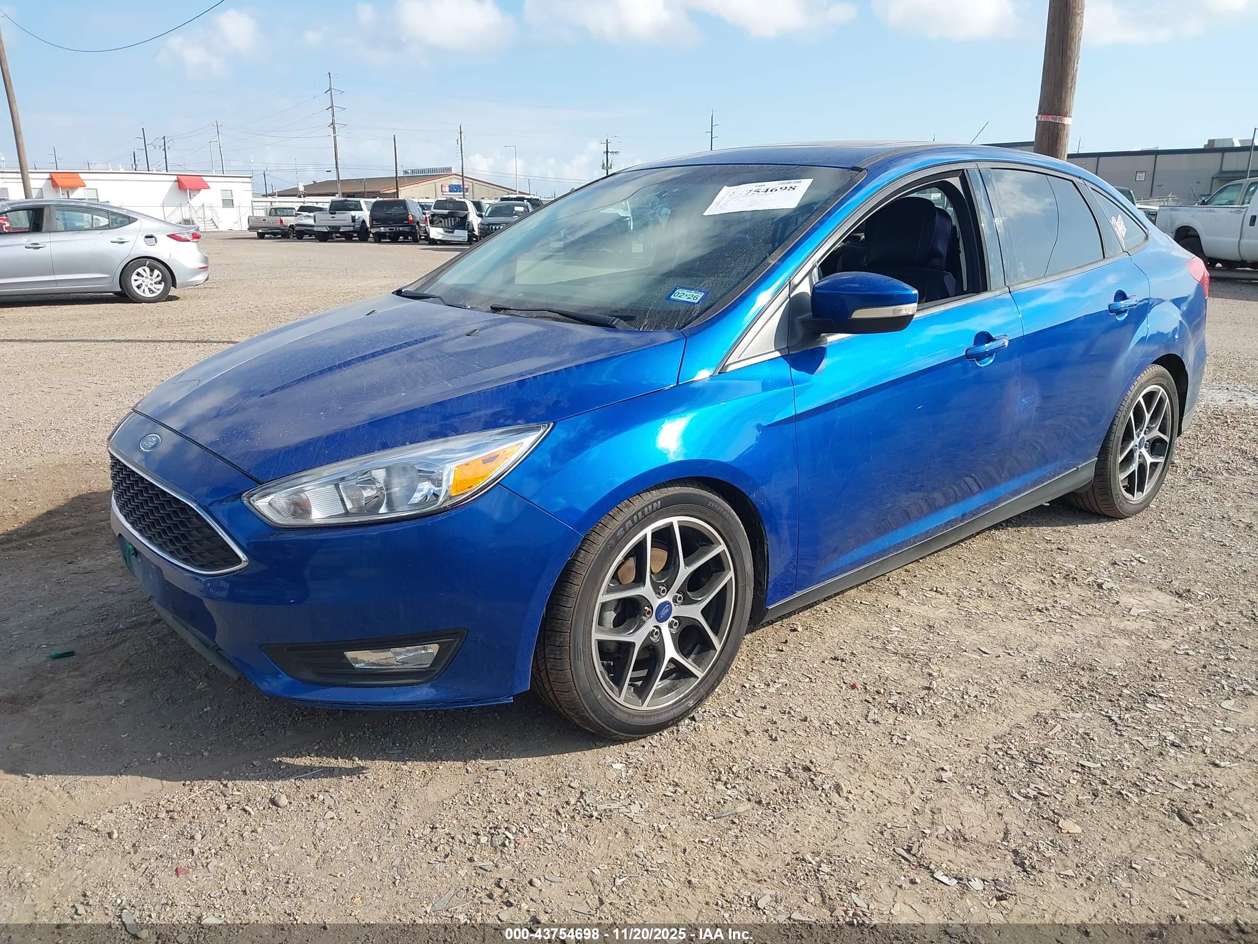 FORD FOCUS image 2