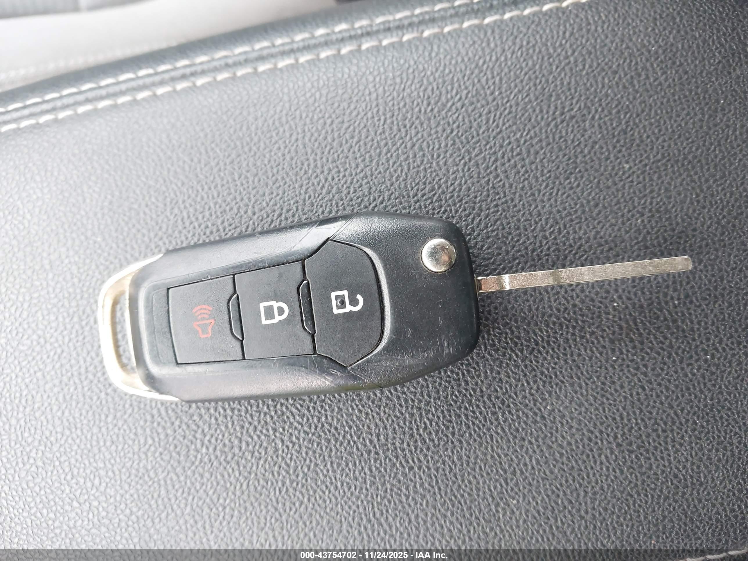 FORD ESCAPE image 11